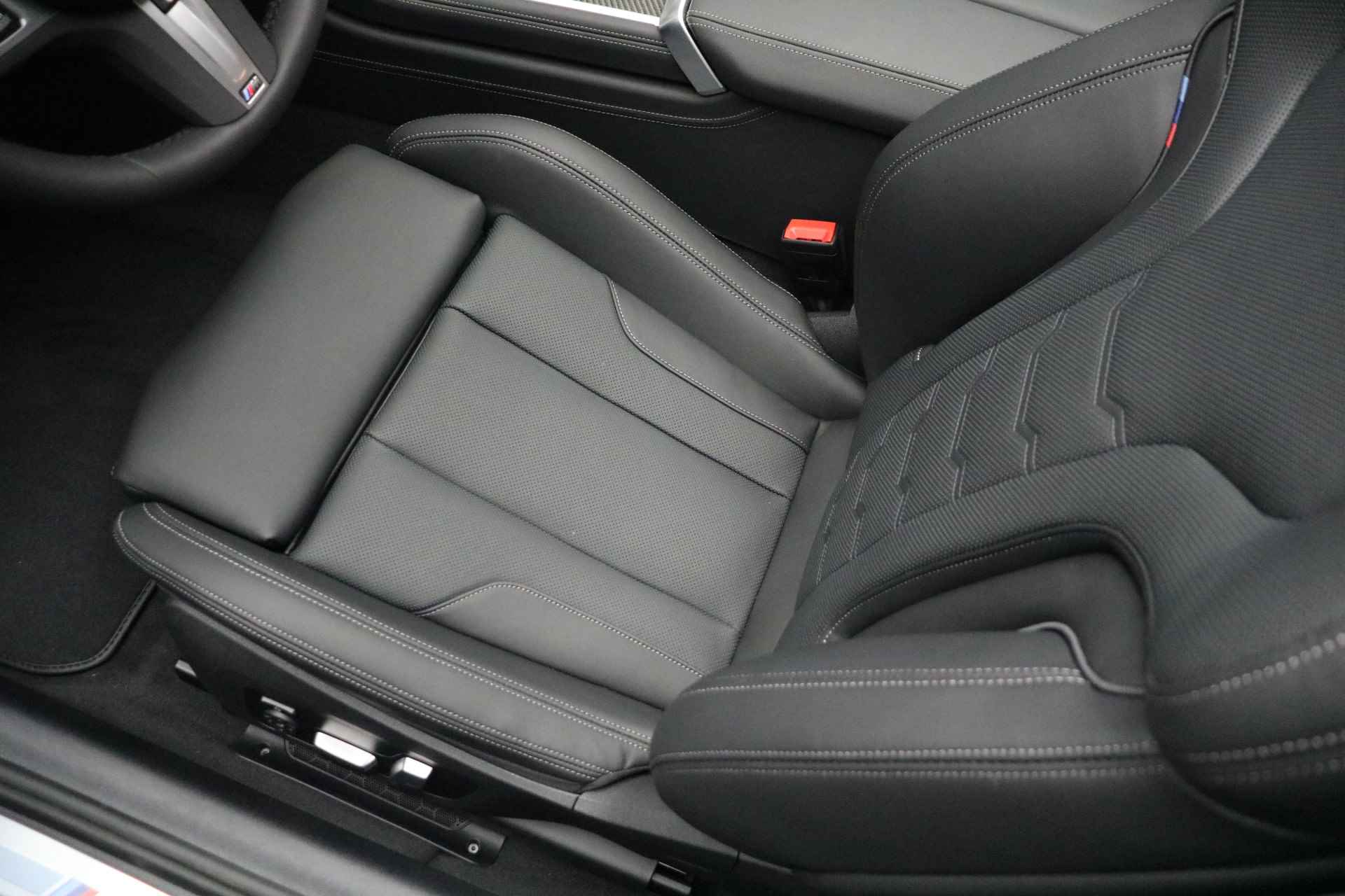 BMW 8 Serie 840i Cabrio High Executive M Sport Automaat / M sportstoelen / Integral Active Steering / Stoelventilatie / Air Collar / Laserlight / Parking Assistant Plus / Soft Close - 10/27