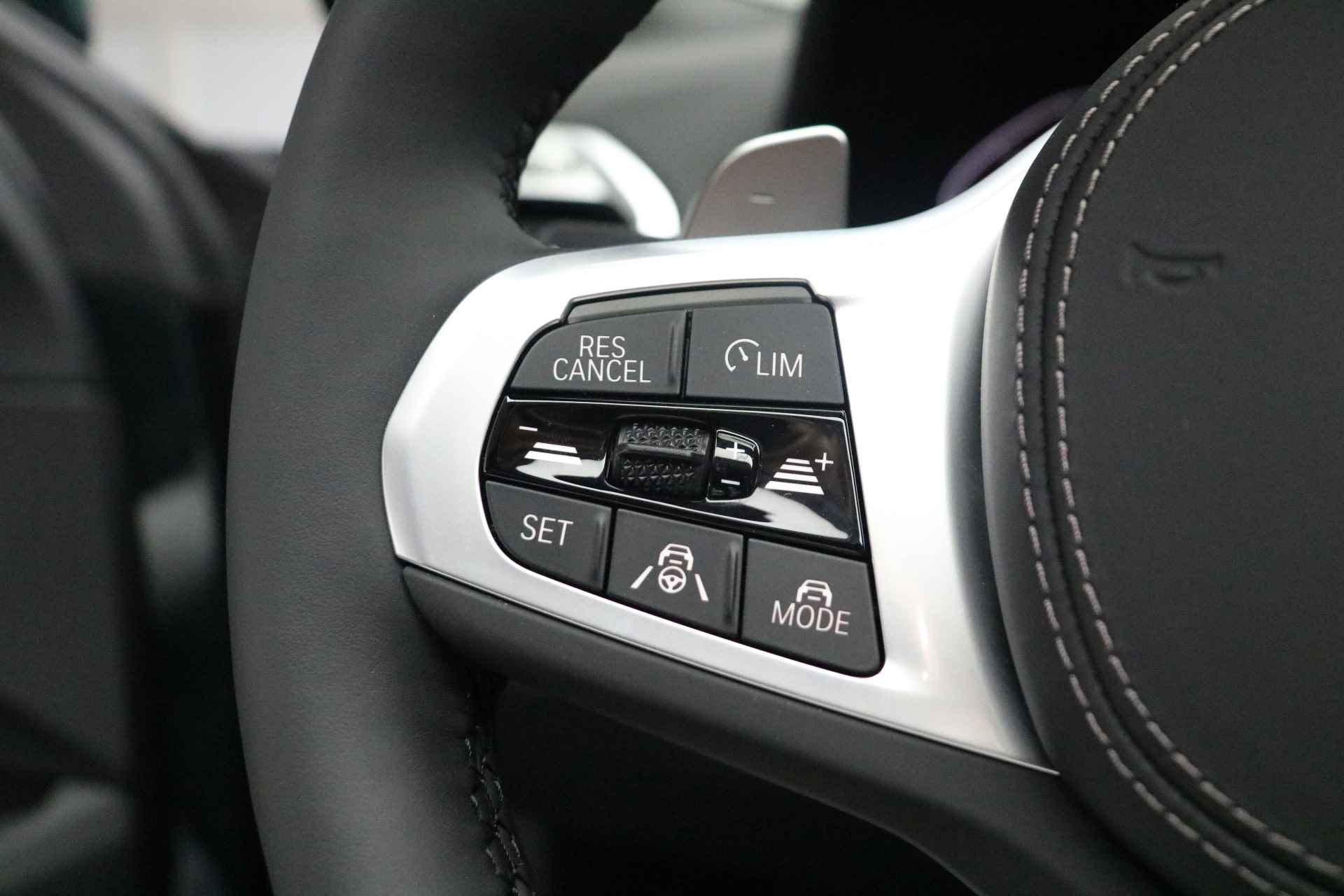 BMW 8 Serie 840i Cabrio High Executive M Sport Automaat / M sportstoelen / Integral Active Steering / Stoelventilatie / Air Collar / Laserlight / Parking Assistant Plus / Soft Close - 15/27