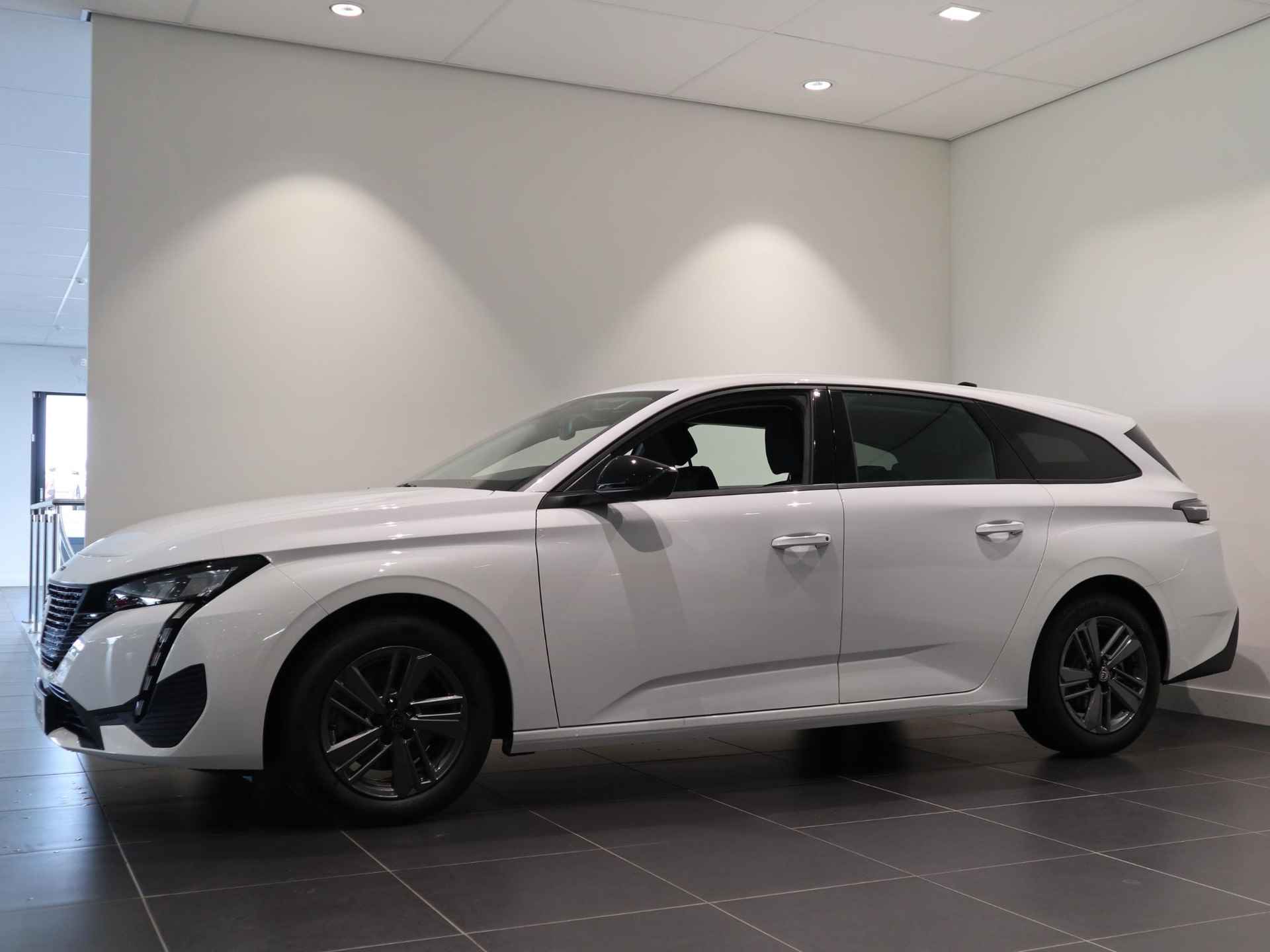 Peugeot e-308 SW Style EV 54 kWh - 4/22