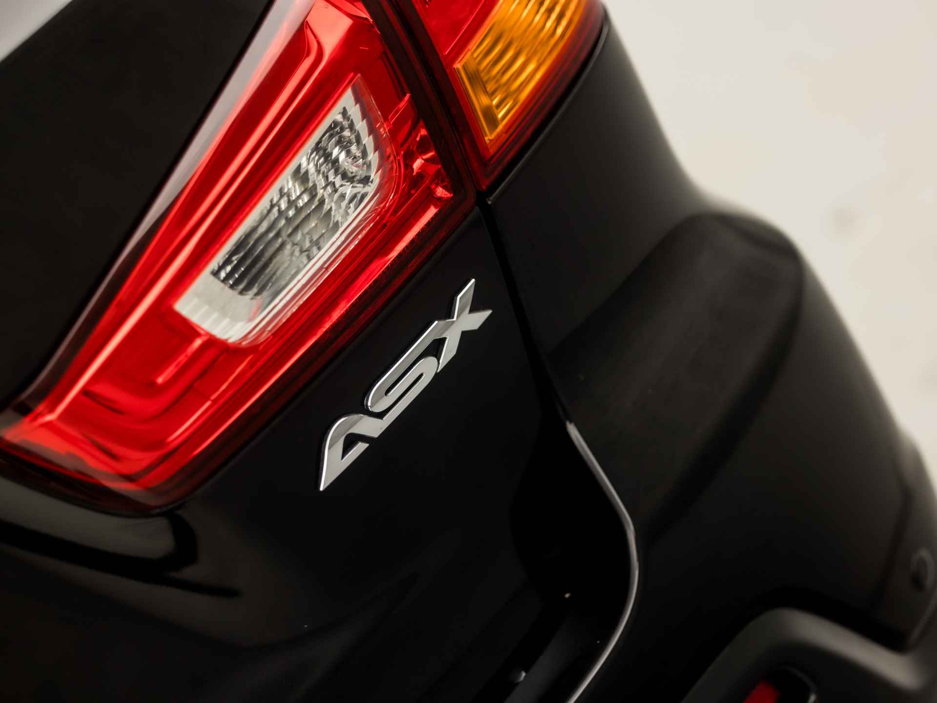 Mitsubishi ASX 1.6 Intro Sport (STOELVERWARMING, CLIMATE, GETINT GLAS, TREKHAAK, XENON, SPORTSTOELEN, PARKEERSENSOREN, ELEK PAKKET, NIEUWE APK, NIEUWSTAAT) - 24/33