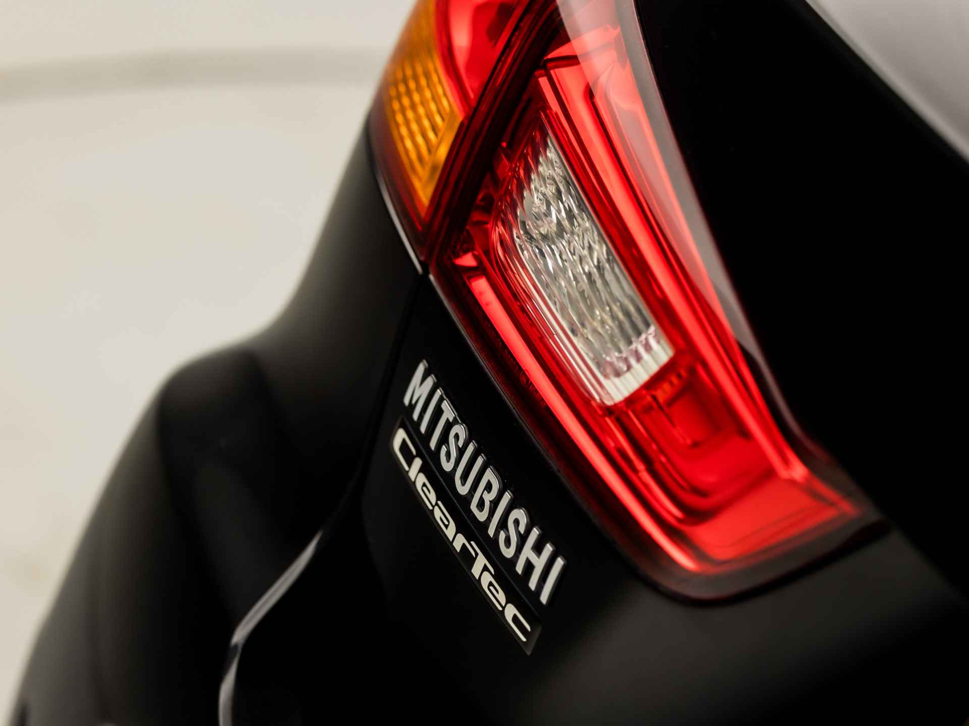 Mitsubishi ASX 1.6 Intro Sport (STOELVERWARMING, CLIMATE, GETINT GLAS, TREKHAAK, XENON, SPORTSTOELEN, PARKEERSENSOREN, ELEK PAKKET, NIEUWE APK, NIEUWSTAAT) - 25/33