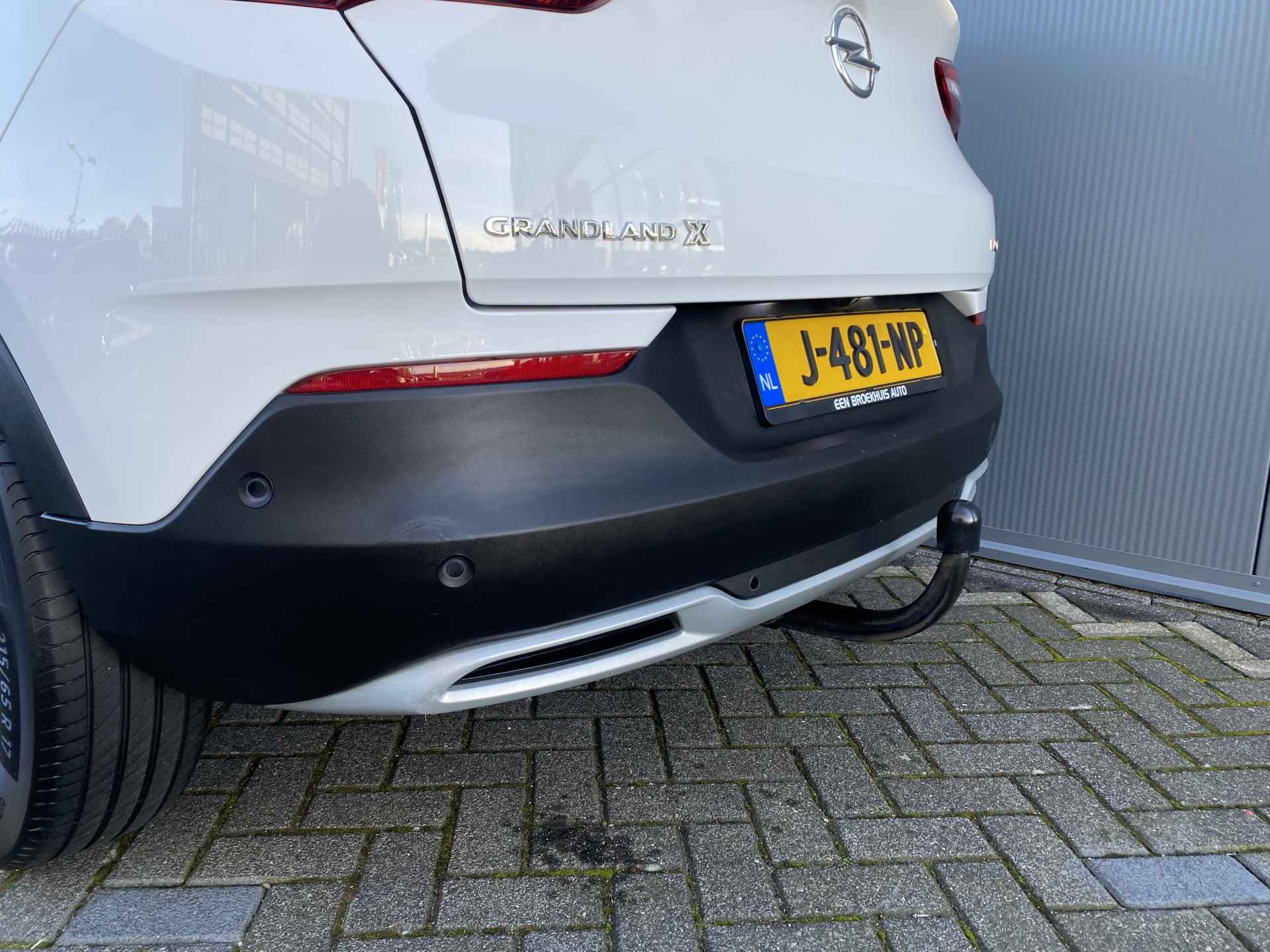 Opel Grandland X 1.2 Turbo 130pk Business Executive | Leder | Carplay | Camera | Climate | Keyless | Navigatie | Elek. Klep | Afn. Trekhaak | Dod - 6/37