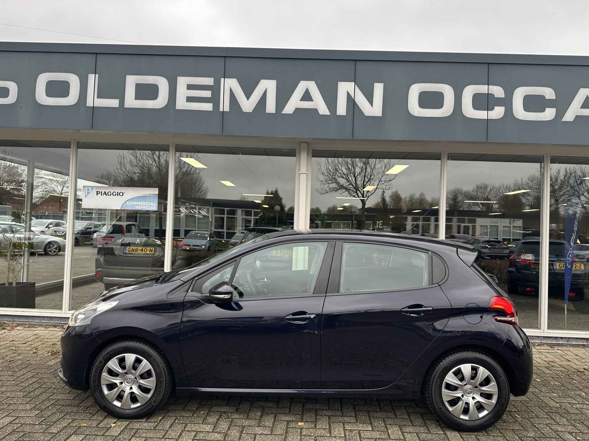 Peugeot 208 1.2 PureTech Blue Lion NAVI,CARPLAY,PDC - 4/24