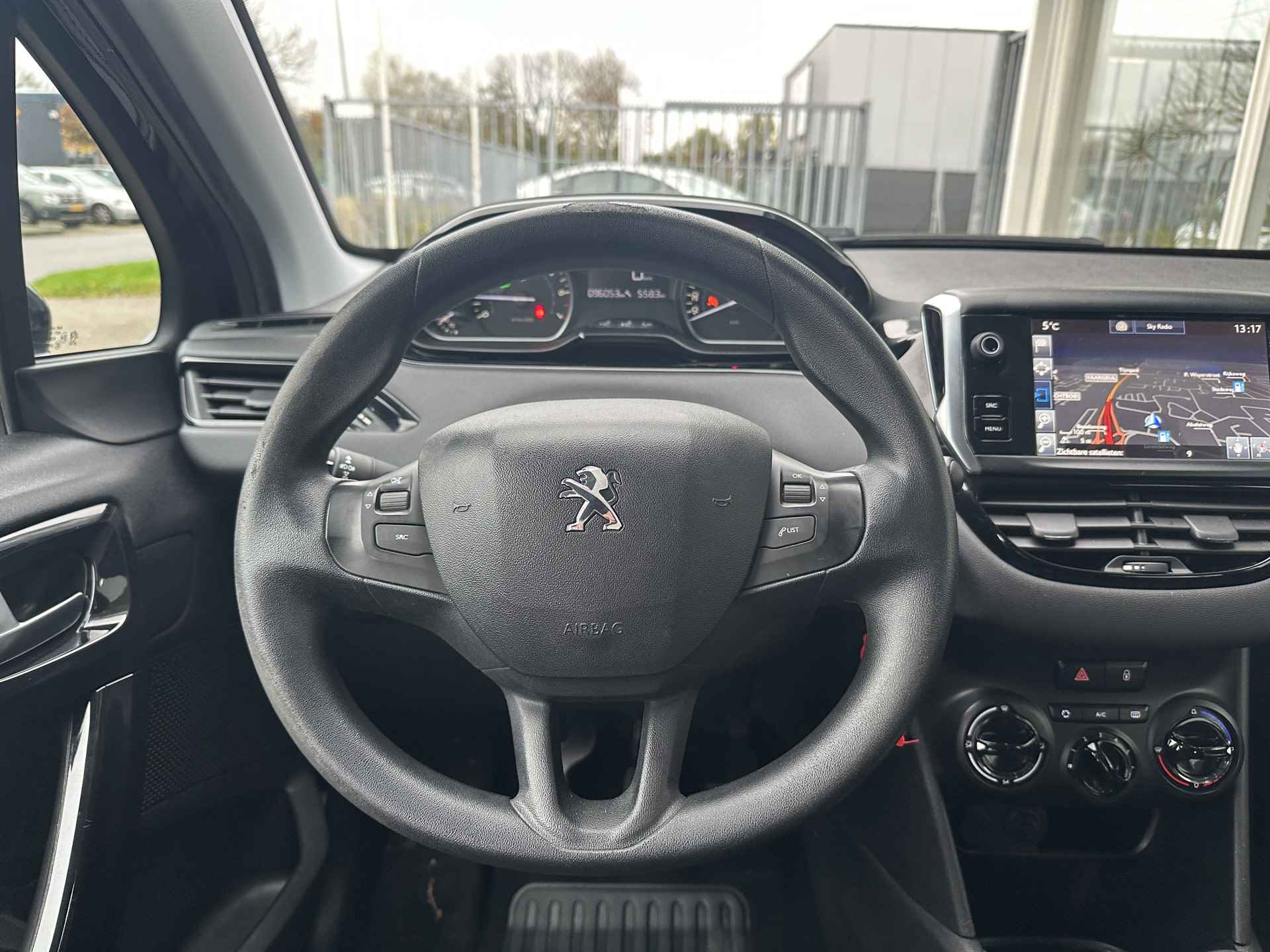 Peugeot 208 1.2 PureTech Blue Lion NAVI,CARPLAY,PDC - 11/24