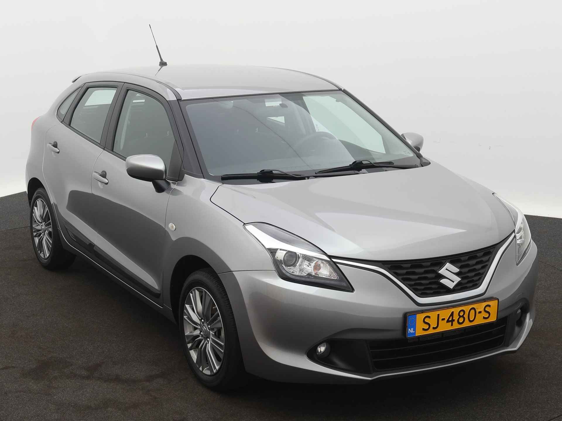 Suzuki Baleno 1.2 Dynamic | Navigatie | Voorstoelen verwarmd | Trekhaak | - 29/46