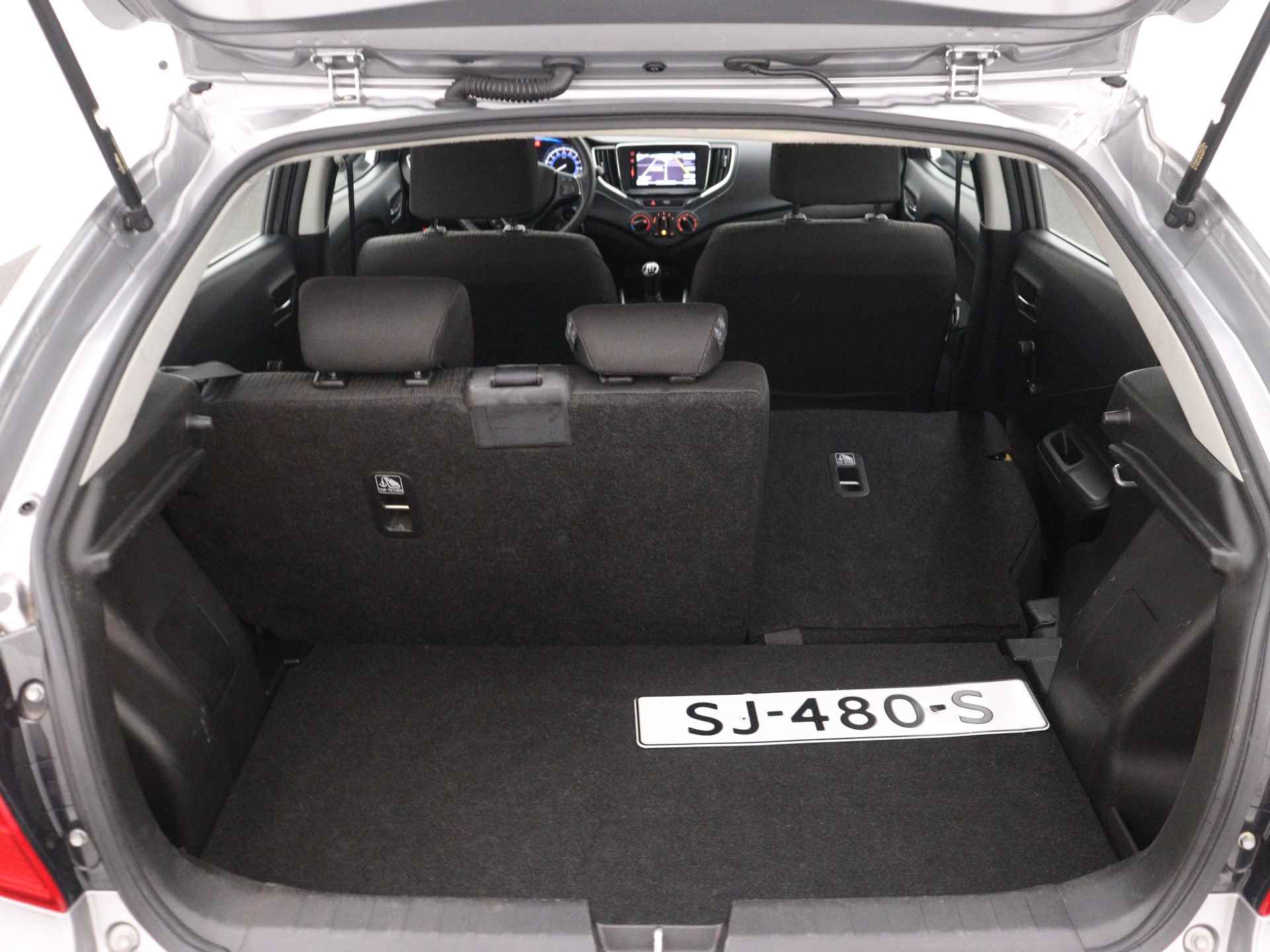 Suzuki Baleno 1.2 Dynamic | Navigatie | Voorstoelen verwarmd | Trekhaak | - 37/46