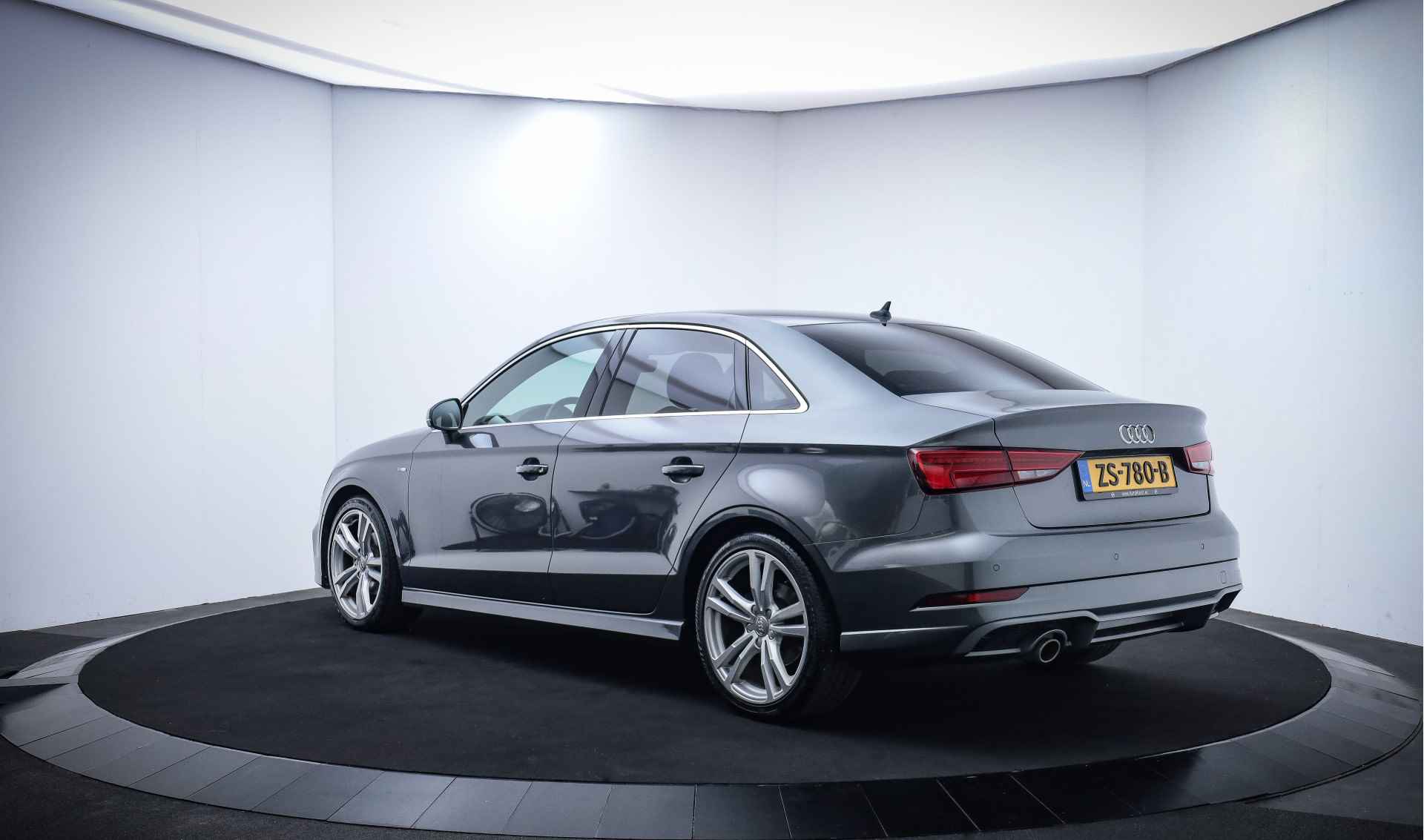 Audi A3 Limousine 30TFSI S-Tr. S-LINE Edition FULL LED/NAVI/SPORTSTOELEN/CLIMA/PRIV GLASS/CRUISE/PDC/LMV 18'' - 8/24