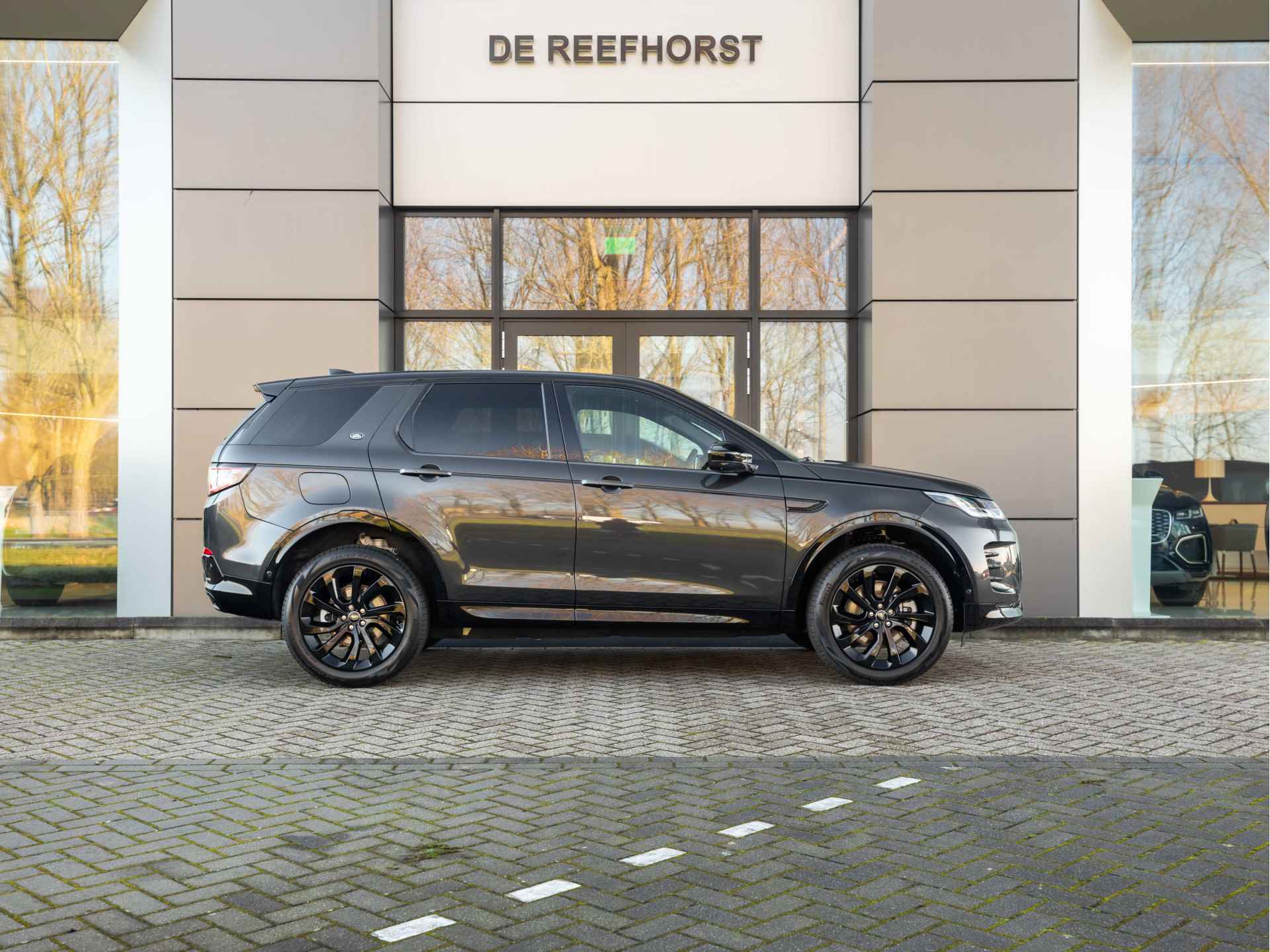 Land Rover Discovery Sport P270e PHEV Dynamic Edition 3D Surround Camera | Cold Climate Pack | Panoramadak | Driver Assist Pack - 13/57