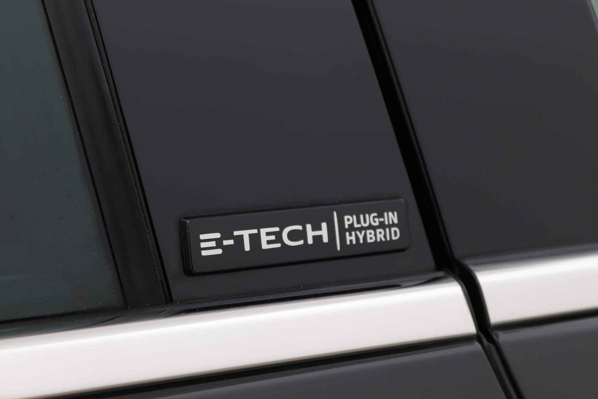 Renault Mégane Estate 1.6 E-TECH PLUG-IN HYBRID INTENS AUT. | Panoramadak | 18 inch LM-velgen | Winterpakket - 48/54