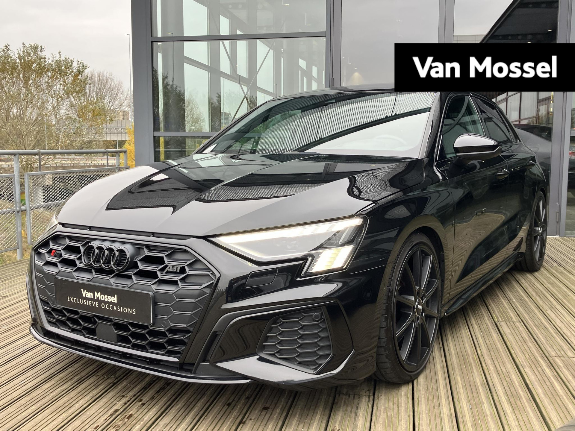 Audi S3 Sportback 2.0 TFSI S3 quattro | BANG & OLUFSEN | ABT 370 PK | ABT GARANTIE | 19 INCH | KEYLESS | PANORAMA/SCHUIF-KANTELDAK | LED MATRIX | NL AUTO | VOLLEDIG AUDI DEALER ONDERHOUDEN |