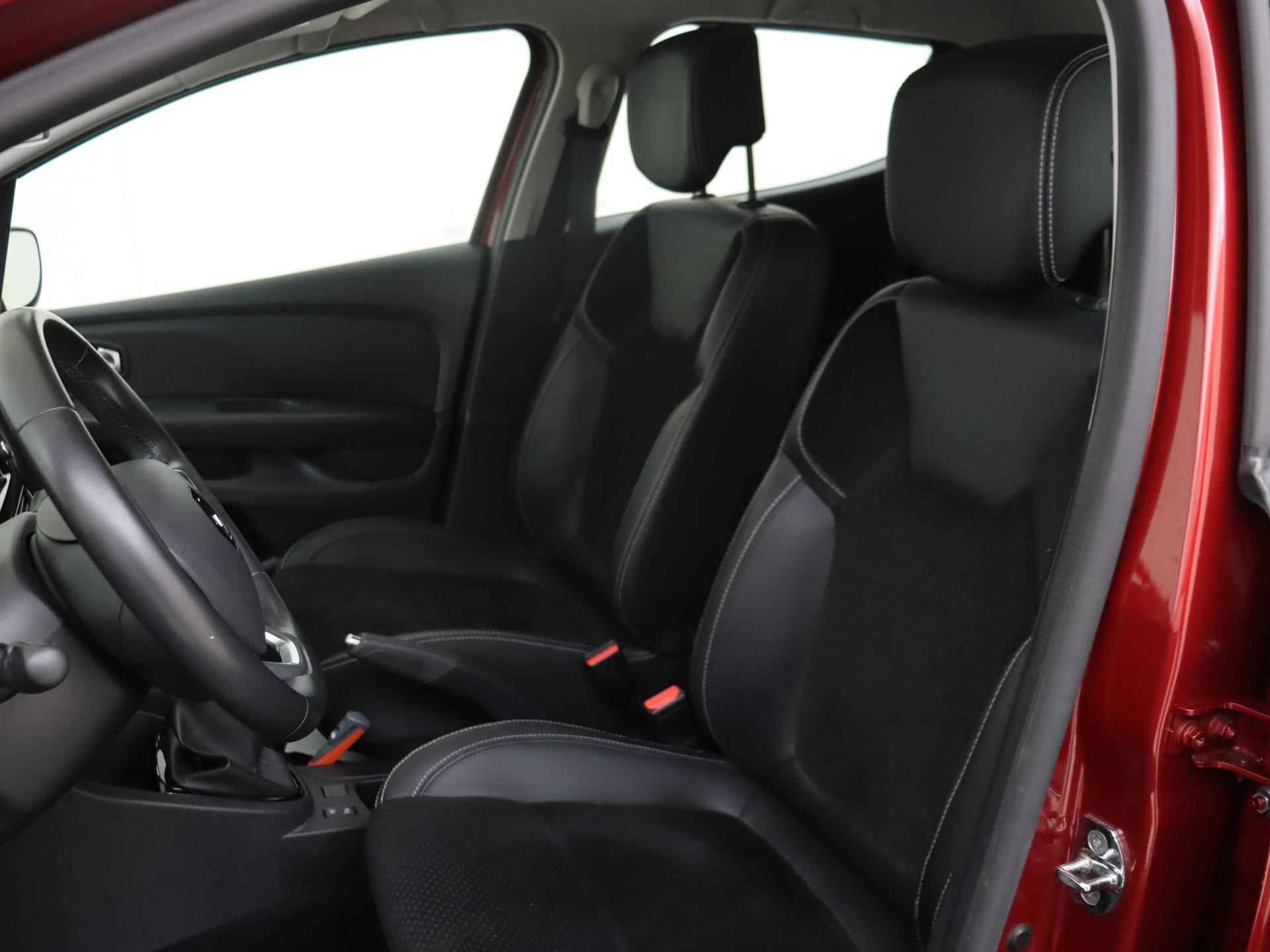 Renault Clio 0.9 - 90PK TCe Intens | Navigatie | Cruise Control | Climate Control | Parkeersensoren | Licht & Regen Sensor | LED Dagrijverlichting | Electrische Ramen | Centrale Deurvergrendeling | Camera | 16 inch Velgen | - 3/25