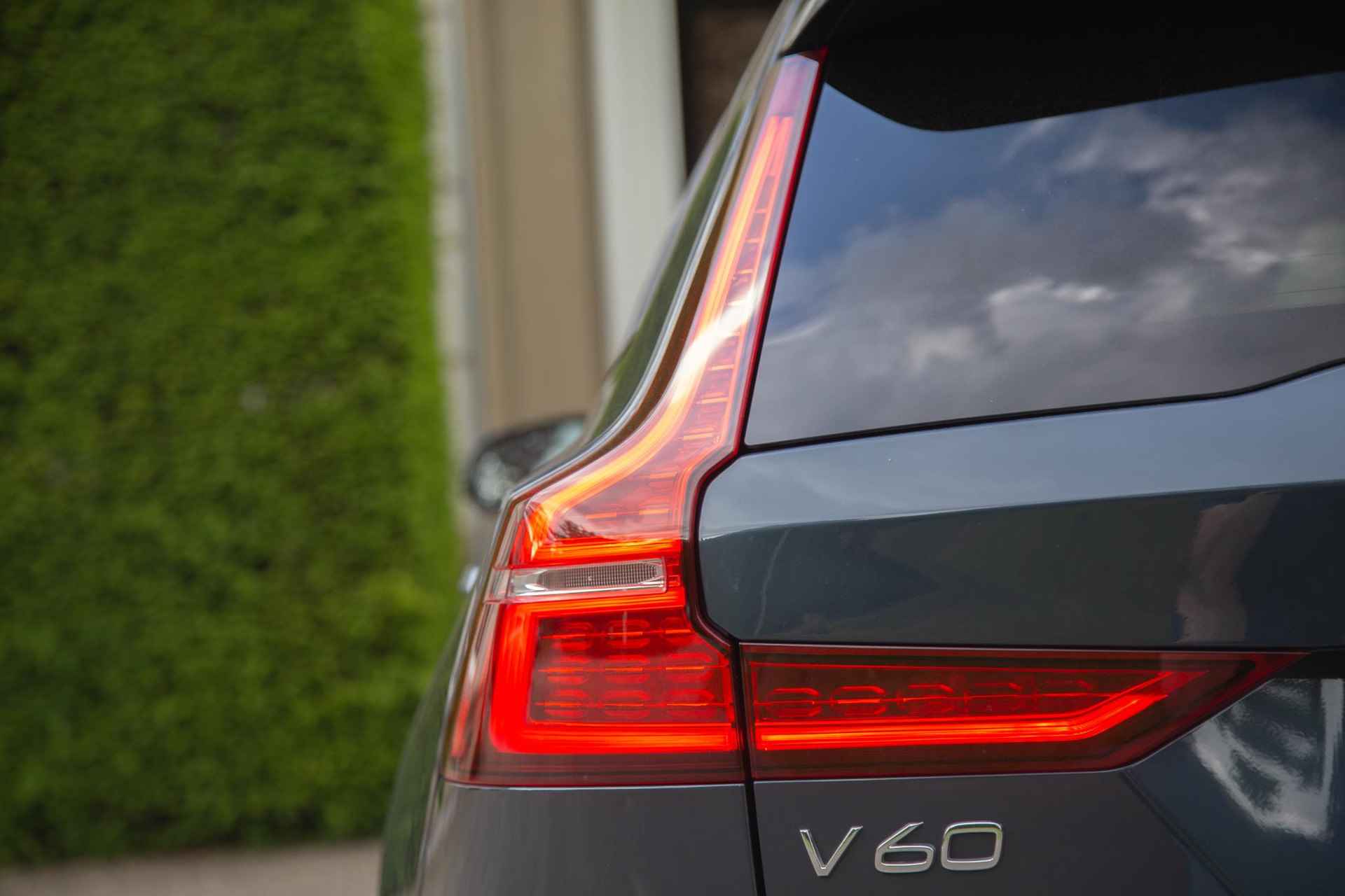 Volvo V60 2.0 T6 Recharge AWD R-Design Camera | H&K | Memorystoelen | 19 Inch - 15/50