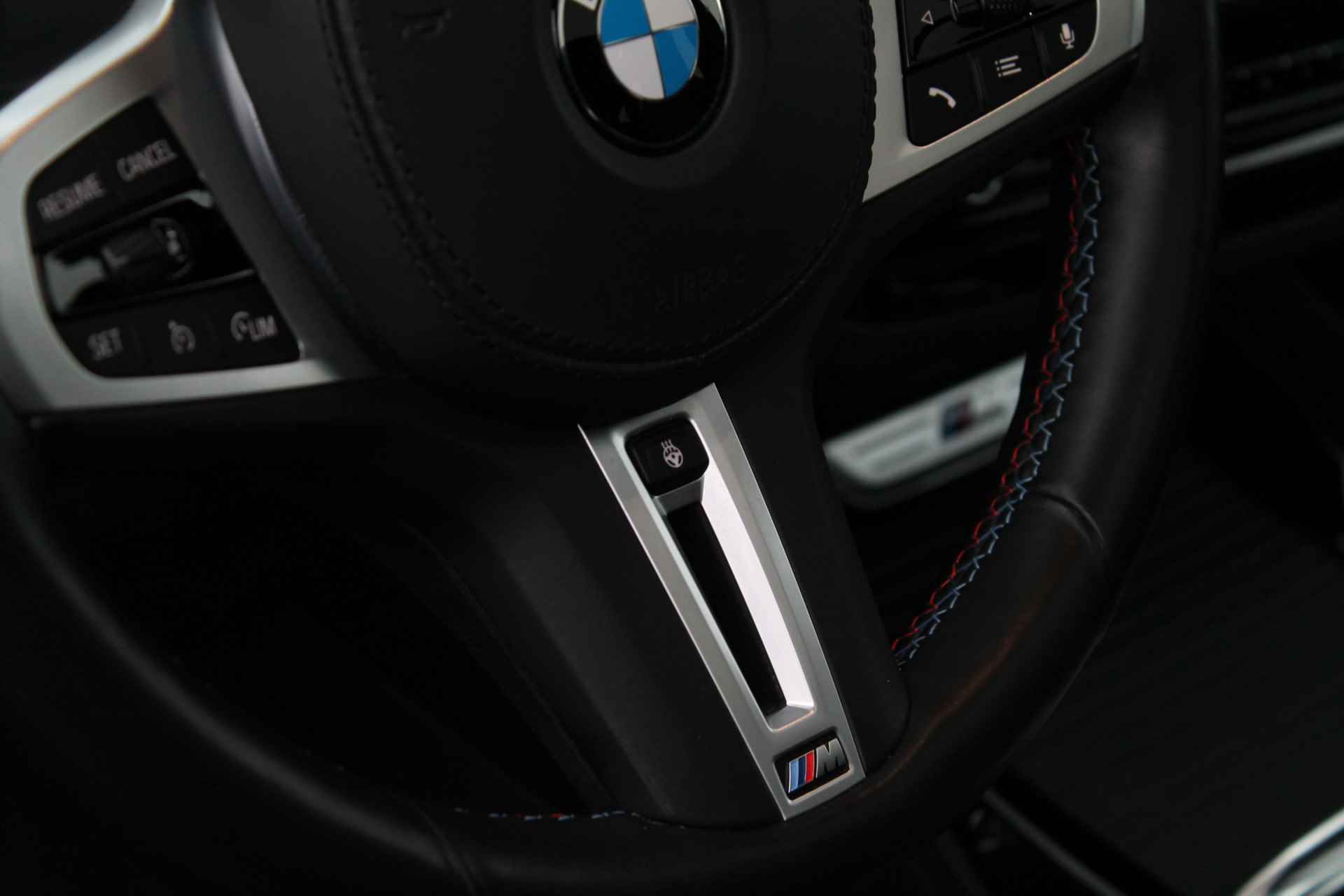 BMW X4 M40i High Executive Automaat / Panoramadak / M Adaptief onderstel / Laserlight / M sportstoelen / Stoelverwarming / Live Cockpit Professional / Harman Kardon / Parking Assistant Plus - 18/23