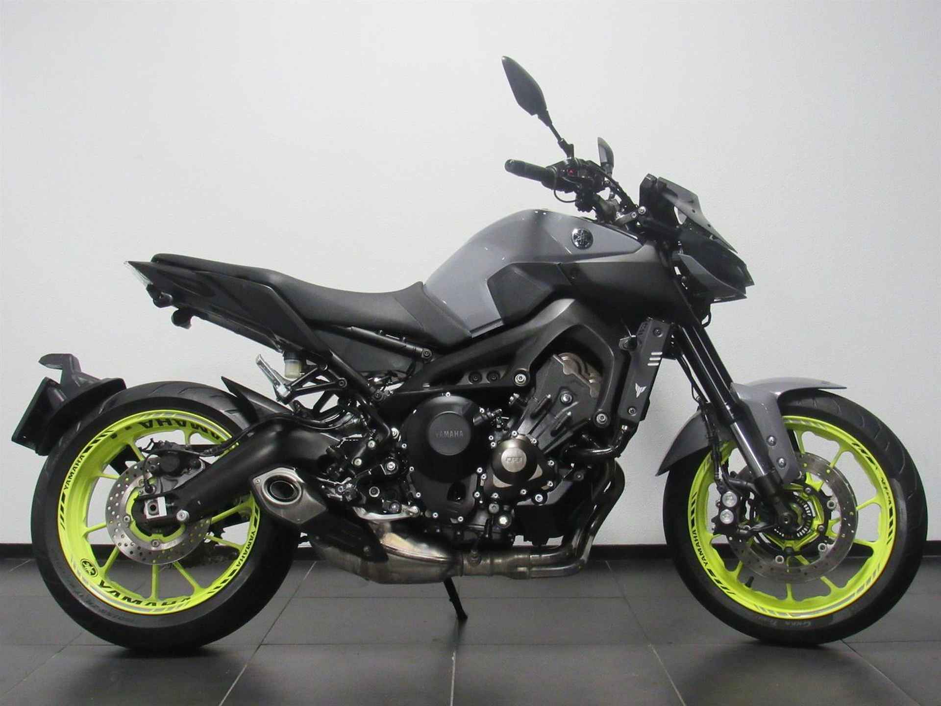 Yamaha MT 09 ABS - 2017 - 1/13