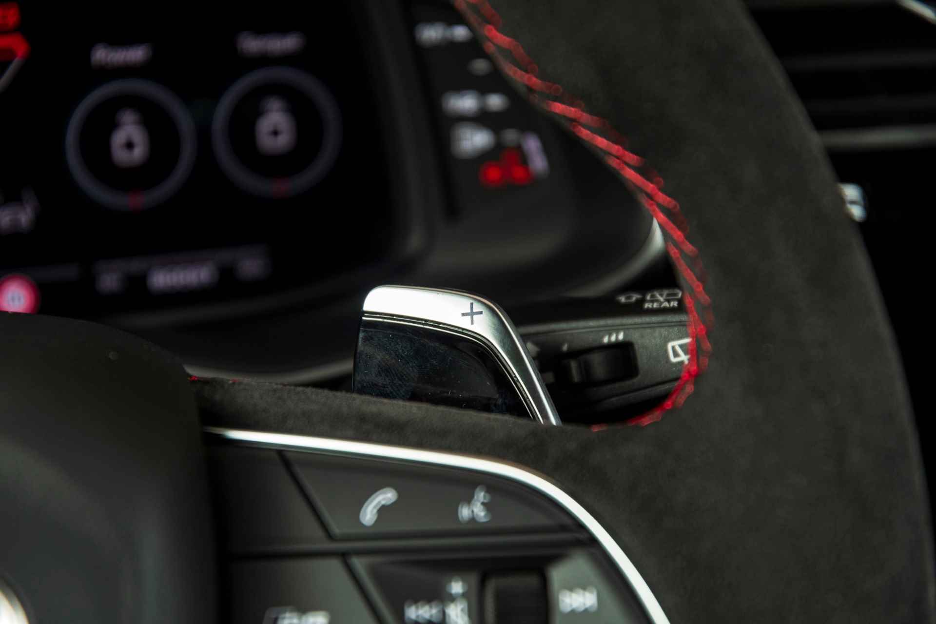 Audi RS Q8 4.0 TFSI quattro PANO-23"-B&O-MASSAGE - 23/29