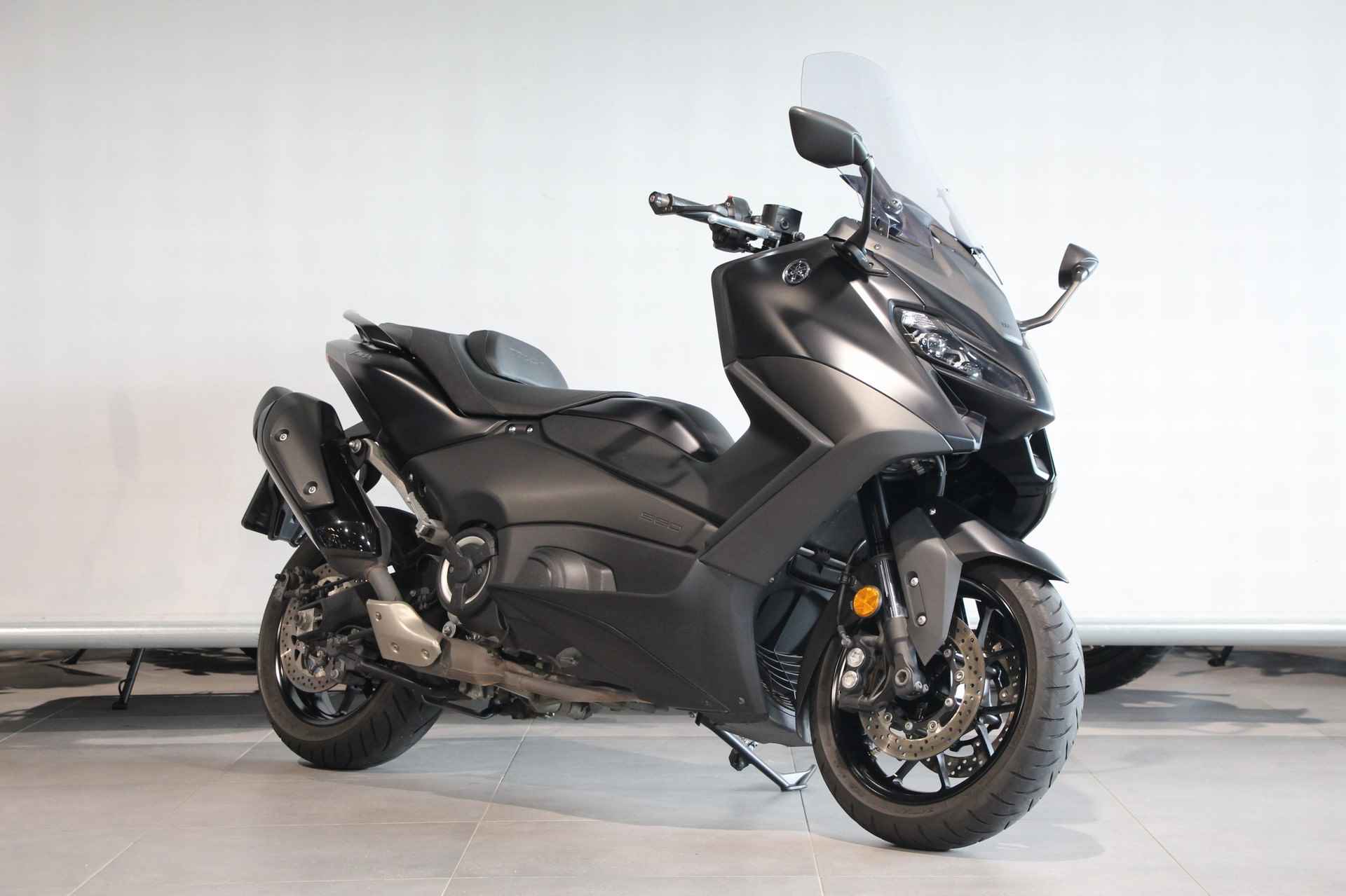 Yamaha T-MAX 560 - 2/12