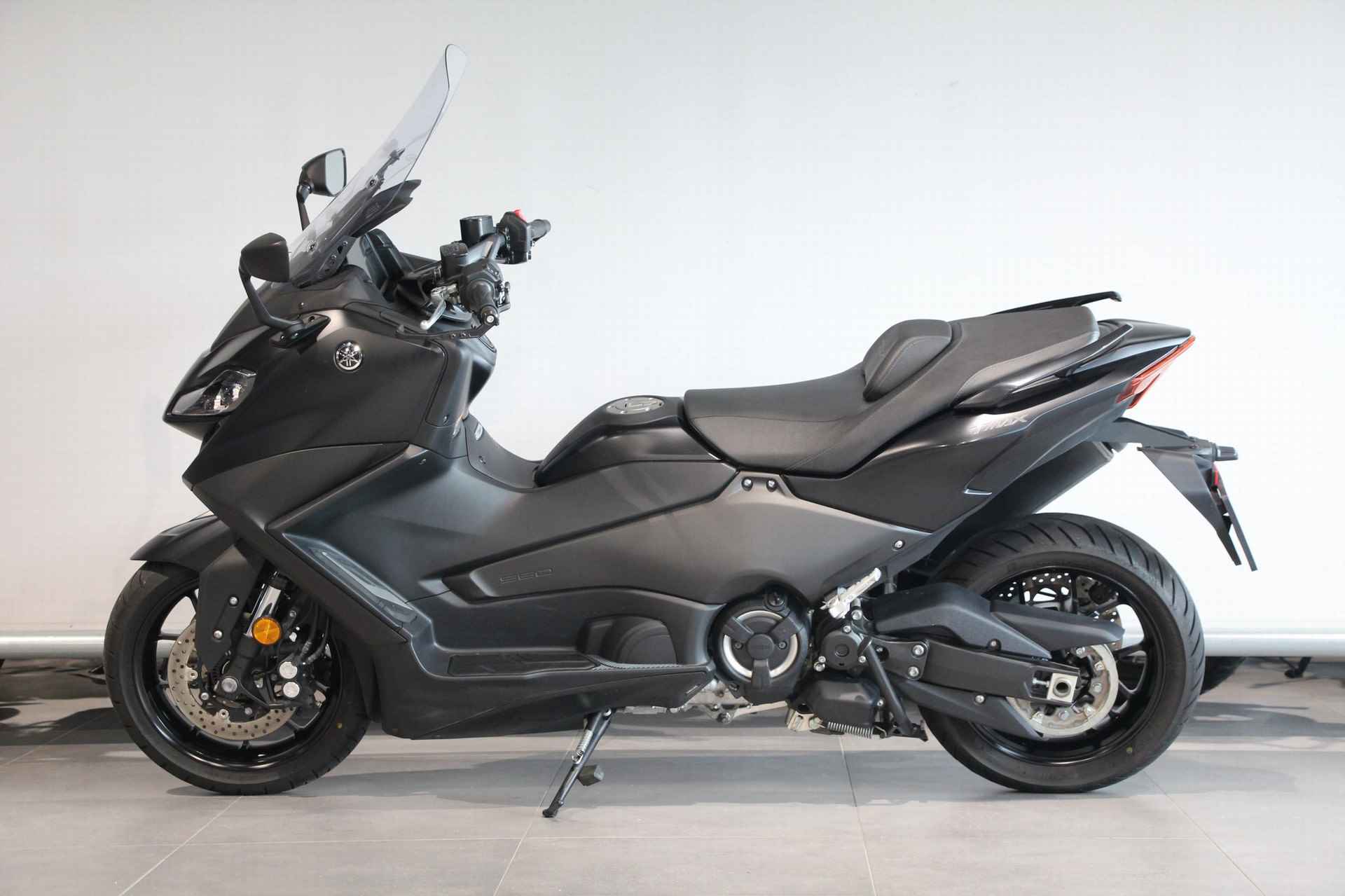 Yamaha T-MAX 560 - 5/12