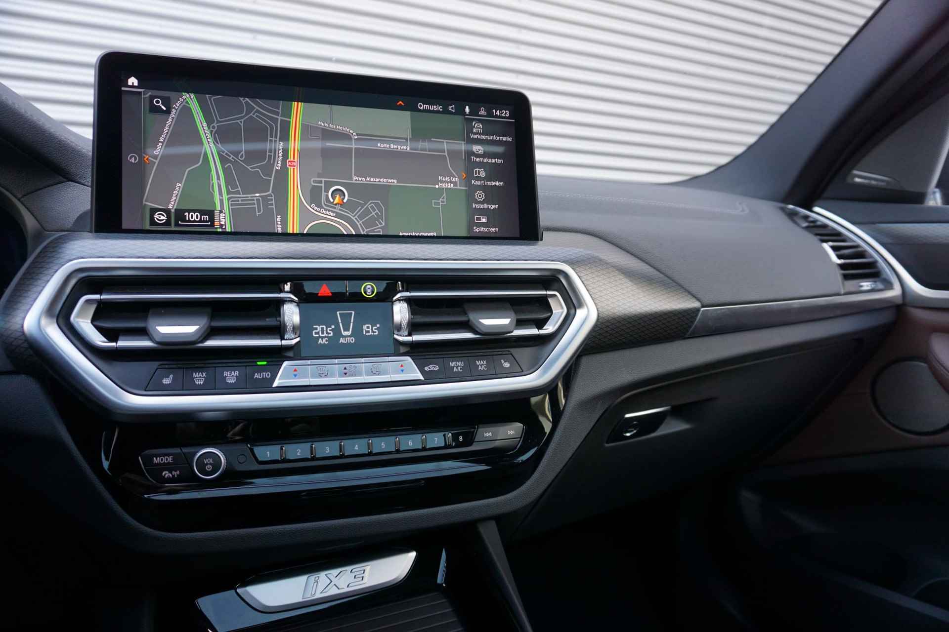 BMW iX3 80 kWh High Executive | M Sportpakket | Glazen Panoramadak | Driving Assistant Professional | Head-Up Display | Harman Kardon | 20inch LMV - 11/34