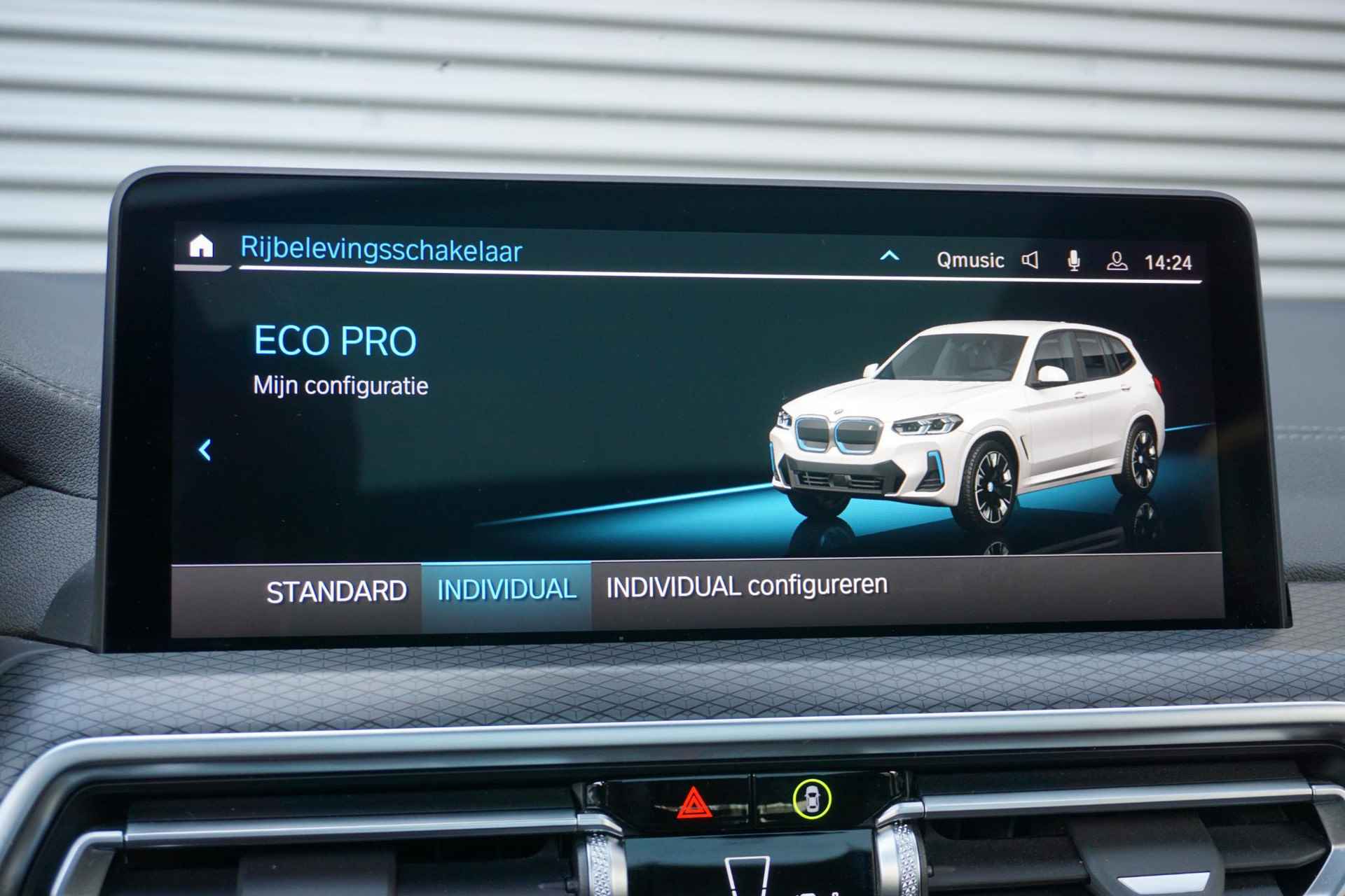 BMW iX3 80 kWh High Executive | M Sportpakket | Glazen Panoramadak | Driving Assistant Professional | Head-Up Display | Harman Kardon | 20inch LMV - 19/34