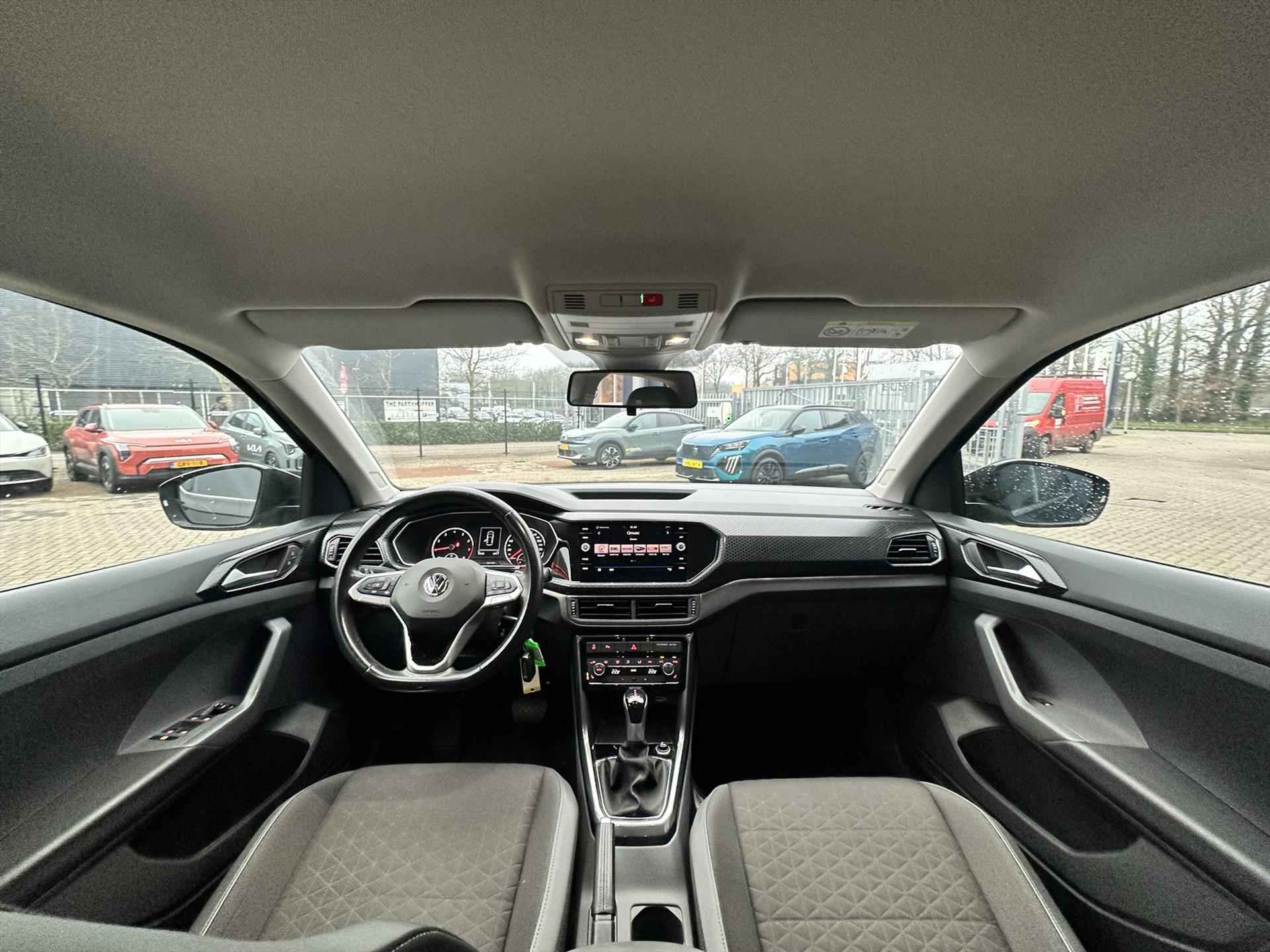 VOLKSWAGEN T-Cross 1.0 TSI 115pk Style Business R | AUTOMAAT | Climate Control | Navigaite | Parkeersensoren Voor & Achter | - 15/33