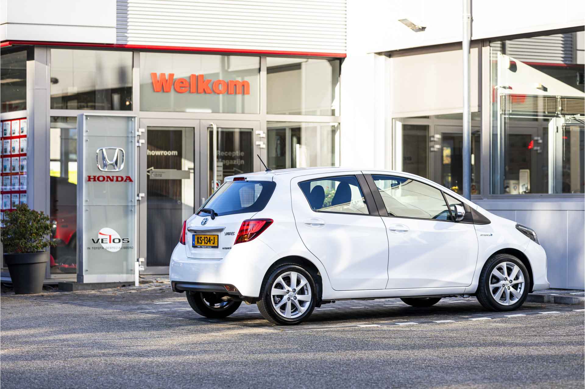 Toyota Yaris 1.5 Hybrid Business Plus , All-in Rijklaarprijs - 31/33