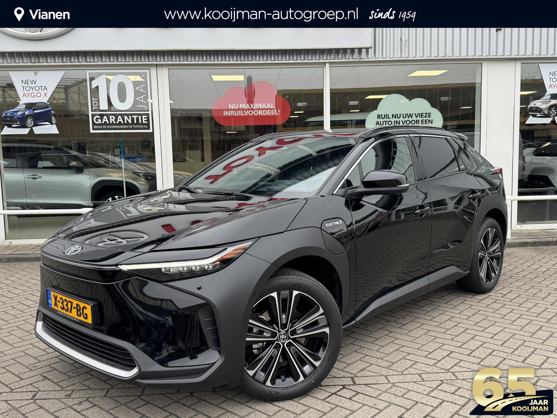 Toyota bZ4X Premium 71 kWh | Panoramadak  |360° camera | Warmtepomp | Stoel/Stuur ventilatie & verwarming | Apple Carplay/Android Auto | Achteruitrij camera | Elektr. climate control | Draadloze telefoonlader |