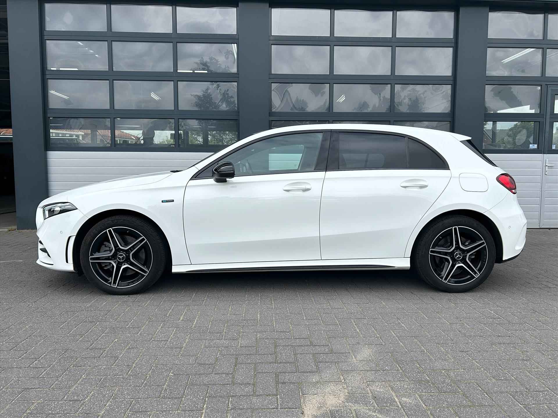 MERCEDES A-Klasse A250e AMG-Pakket, Trekhaak, Nieuwstaat - 4/35