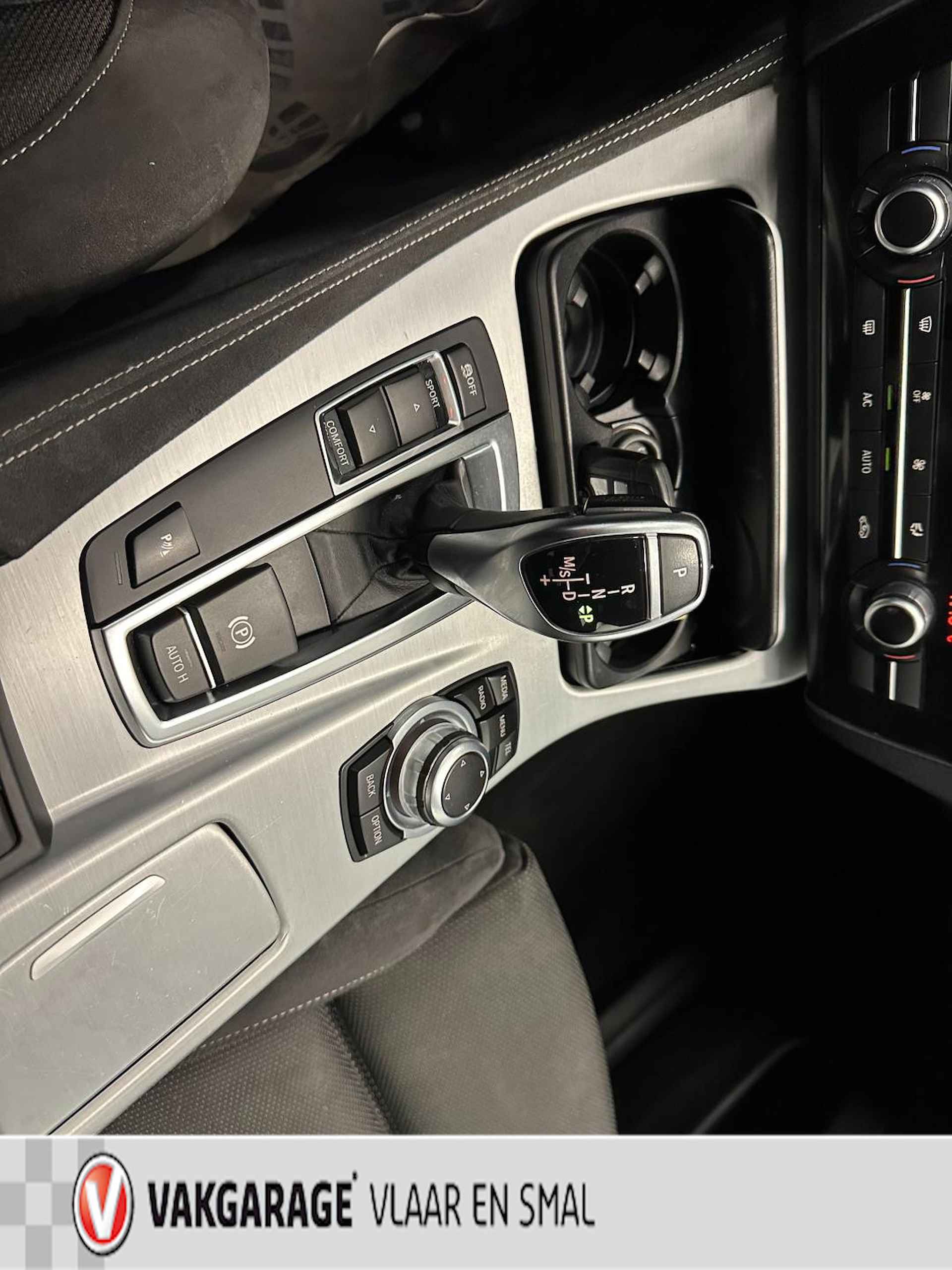 BMW 5-serie 520i Automaat- Compleet M pakket geleverd-Navigatie-trekhaak-M Breedset - 10/23
