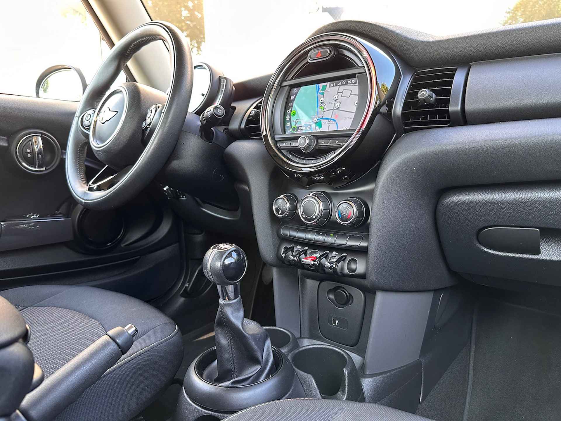 MINI Mini 3-Deurs (f56) 1.5 One First | Navigatie | Airco | Apple CarPlay | Cruise Control - 23/27