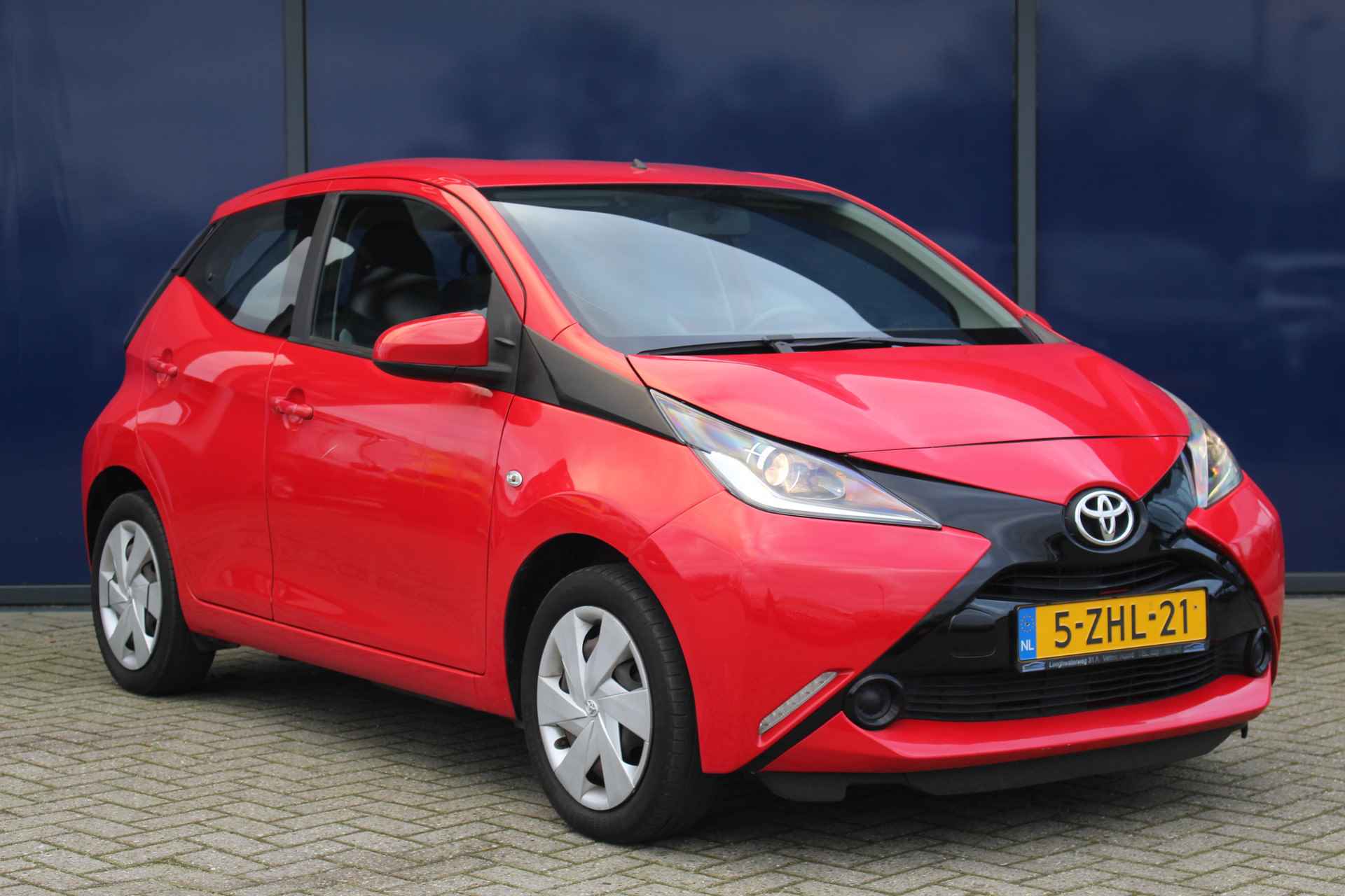 Toyota Aygo 1.0 VVT-i x-play - 11/26