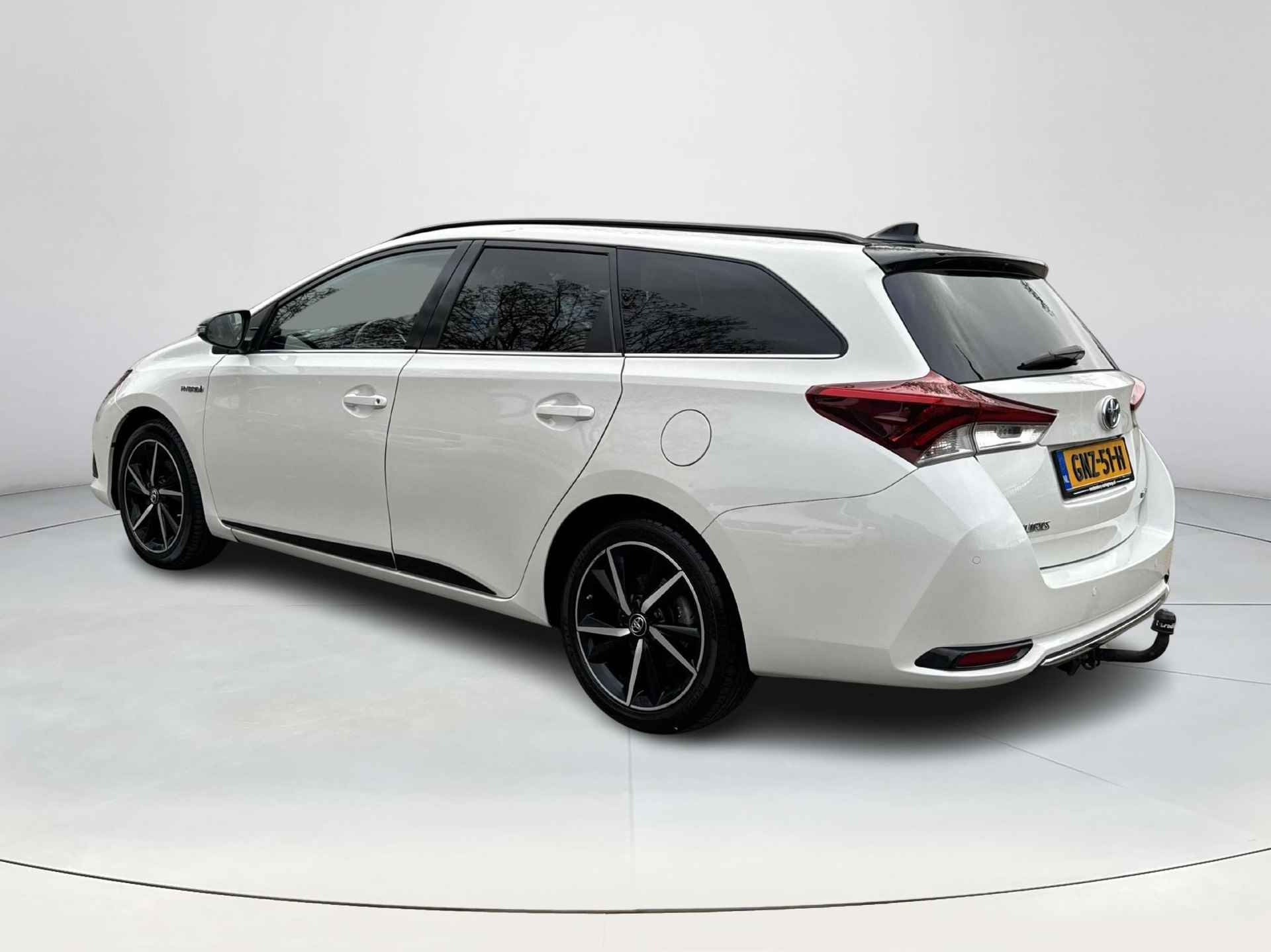 Toyota Auris Touring Sports 1.8 Hybrid Dynamic | 06-10141018 Voor meer informatie - 4/35