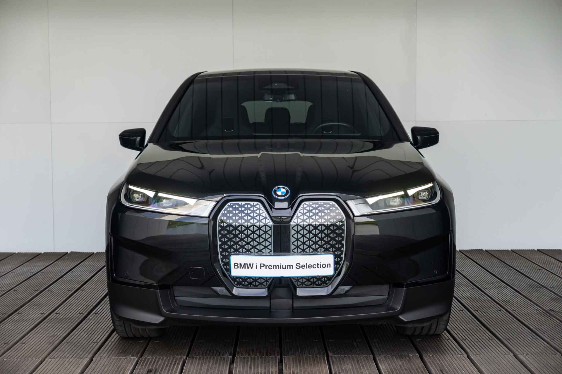 BMW iX xDrive40 Executive 77 kWh / Glazen panoramadak Sky Lounge / Trekhaak / HIFI System Harman Kardon / - 3/43