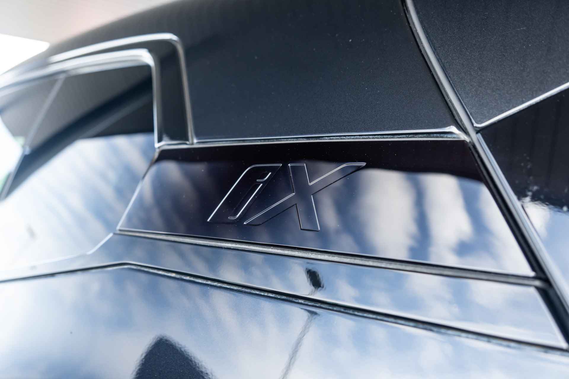 BMW iX xDrive40 Executive 77 kWh / Glazen panoramadak Sky Lounge / Trekhaak / HIFI System Harman Kardon / - 42/43