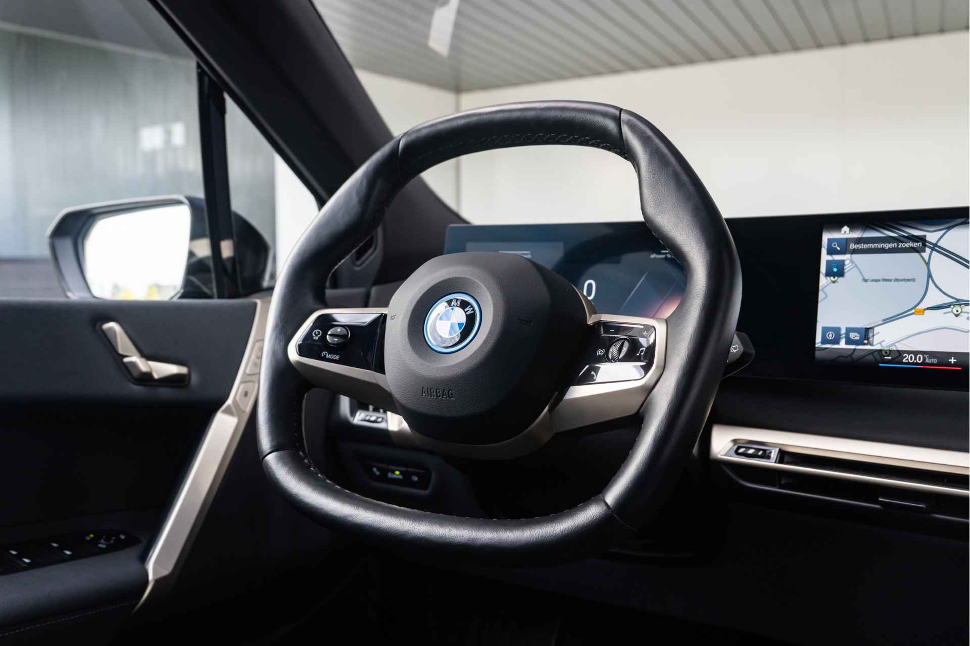 BMW iX xDrive40 Executive 77 kWh / Glazen panoramadak Sky Lounge / Trekhaak / HIFI System Harman Kardon / - 17/43
