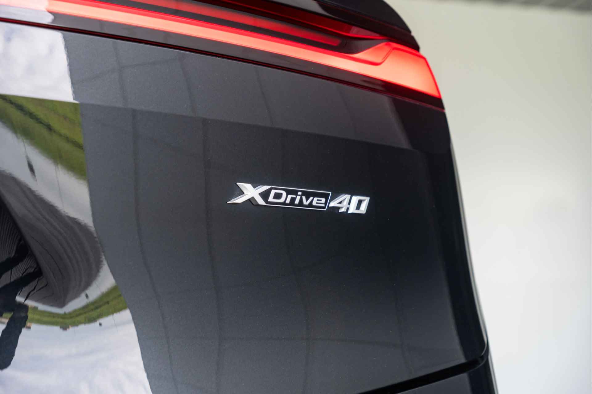 BMW iX xDrive40 Executive 77 kWh / Glazen panoramadak Sky Lounge / Trekhaak / HIFI System Harman Kardon / - 38/43