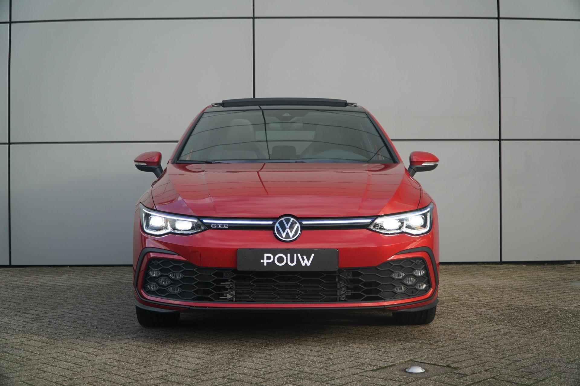 Volkswagen Golf GTE 1.4 245pk DSG eHybrid | Achteruitrijcamera | Panoramadak | Dodehoekdetectie | 18" Velgen - 8/59