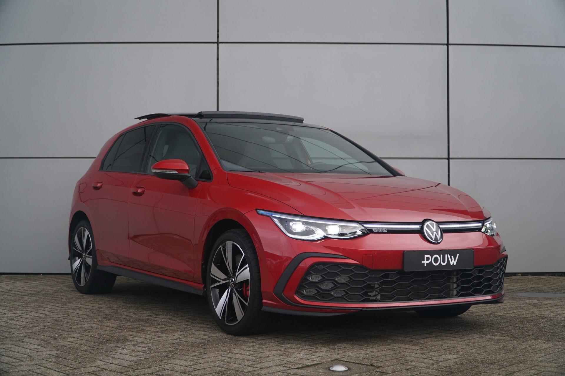 Volkswagen Golf GTE 1.4 245pk DSG eHybrid | Achteruitrijcamera | Panoramadak | Dodehoekdetectie | 18" Velgen - 10/59