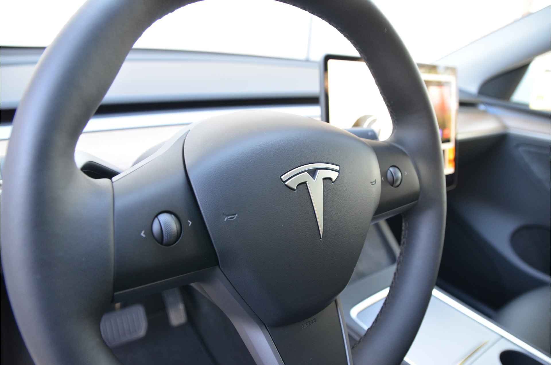 Tesla Model Y Long Range AWD 75 kWh AutoPilot, 20", BTW auto! - 15/34