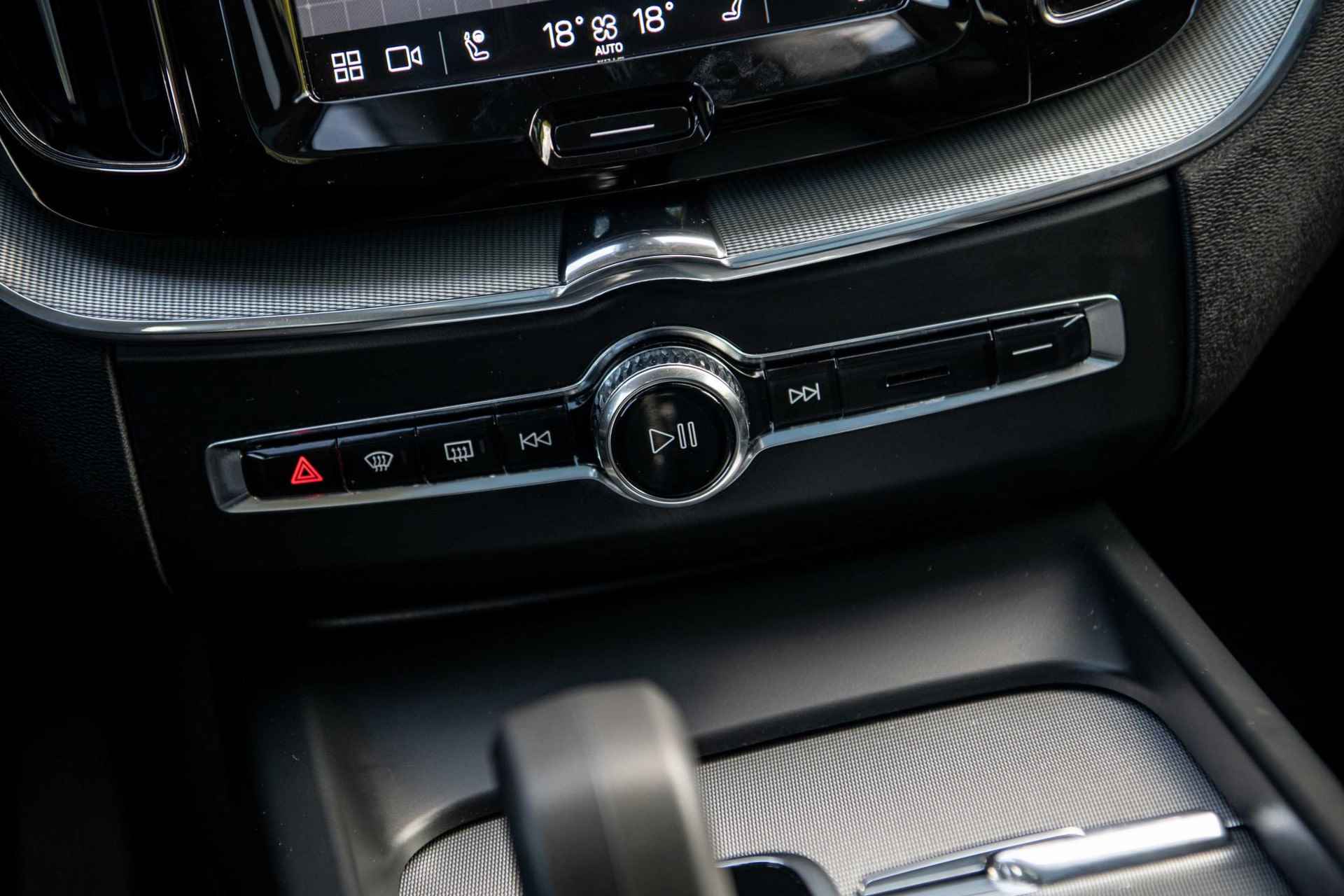 Volvo XC60 2.0 Recharge T8 AWD Plus Bright | Navi | 360 Camera | Adapt. Cruise | Trekhaak | Keyless | DAB+ | BLIS | - 26/43
