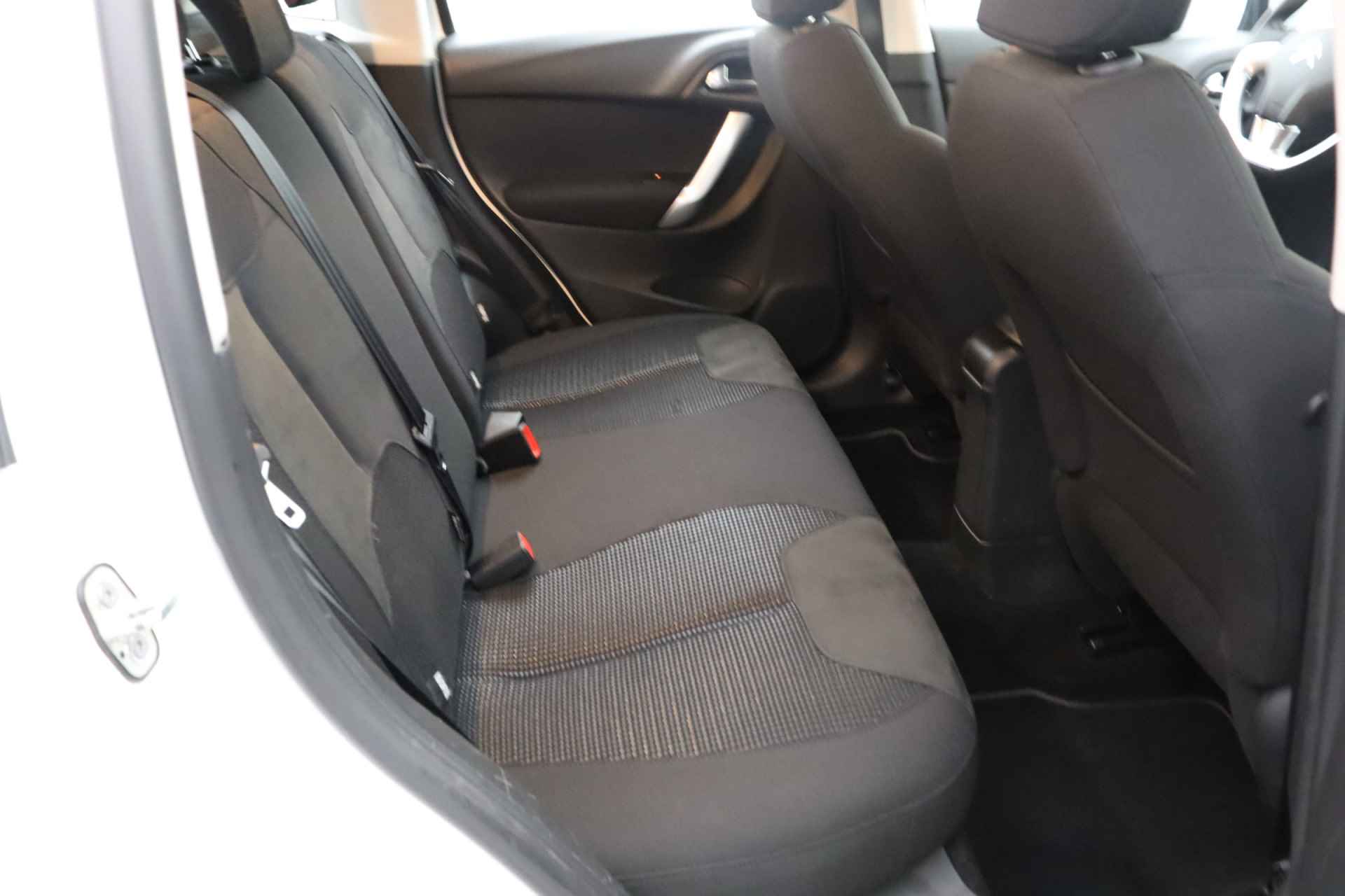 Citroën C3 1.6 VTi Exclusive | Airconditioning | Cruise control | Parkeersensoren | Microvezel bekleding - 26/28