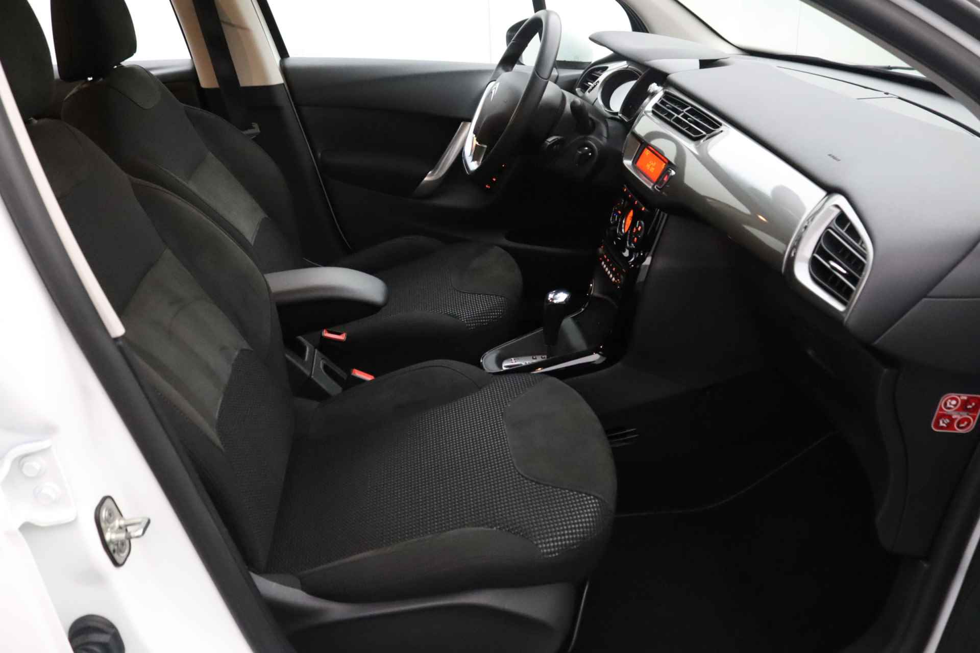 Citroën C3 1.6 VTi Exclusive | Airconditioning | Cruise control | Parkeersensoren | Microvezel bekleding - 28/28