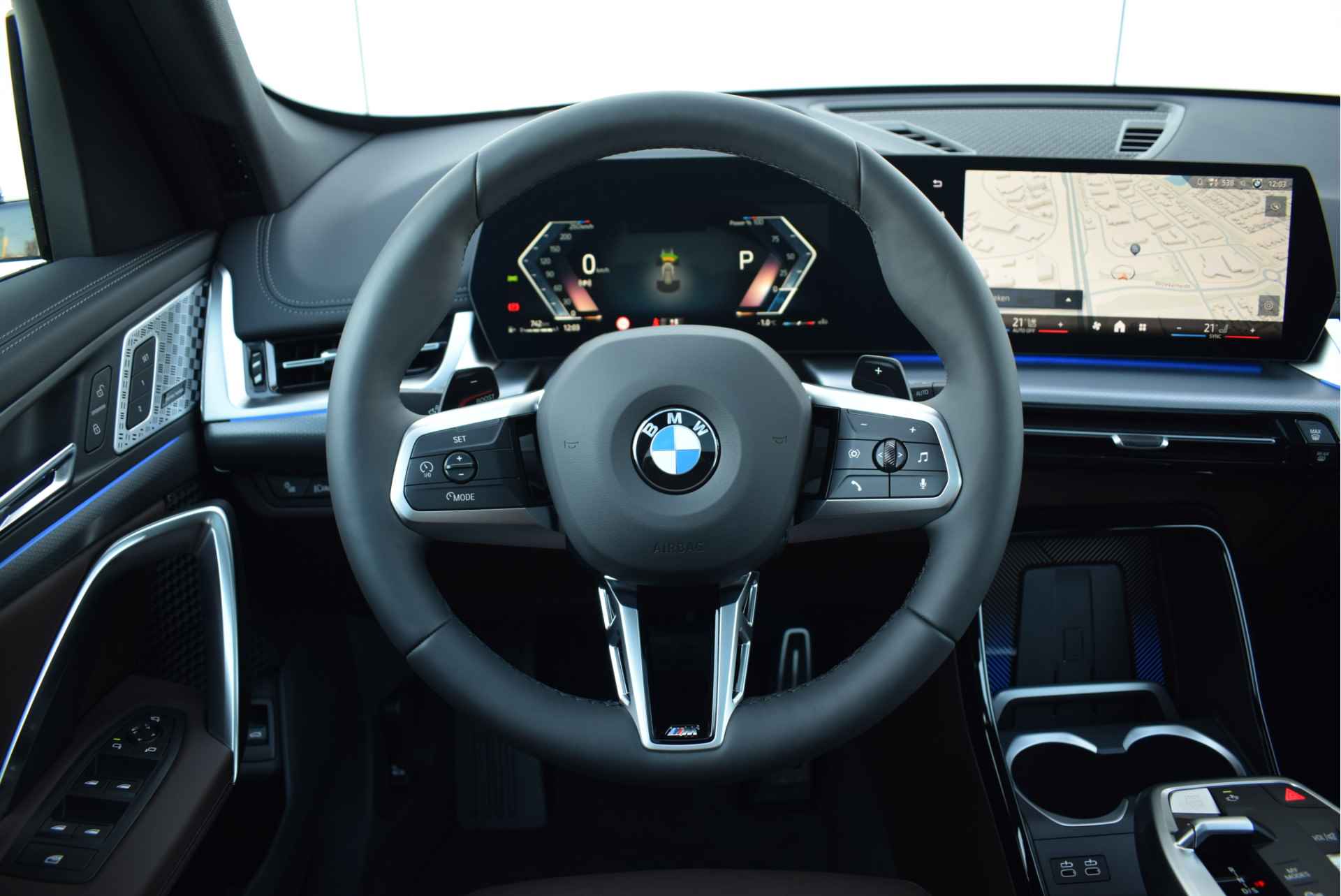 BMW X1 sDrive20i High Executive M Sport Automaat / Panoramadak / Trekhaak / Sportstoelen / Stoelverwarming / Adaptieve LED / Head-Up / Harman Kardon / Live Cockpit Professional - 15/33