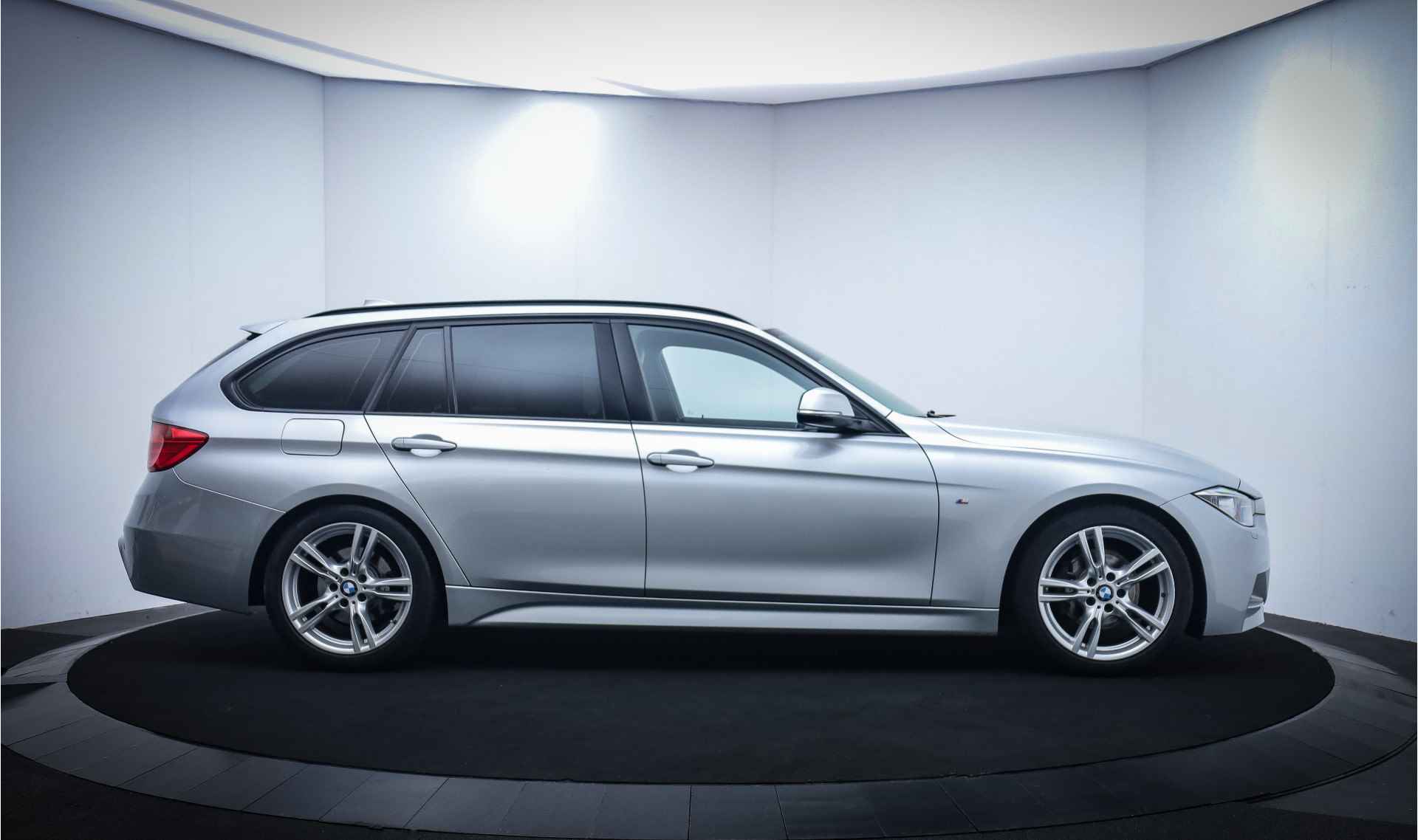 BMW 3 Serie Touring 320iA M-SPORT High Executive DEALER OH/XENON/NAVI/LEDER/STOELVERW./CLIMA/CRUISE/LMV 18'' - 4/27