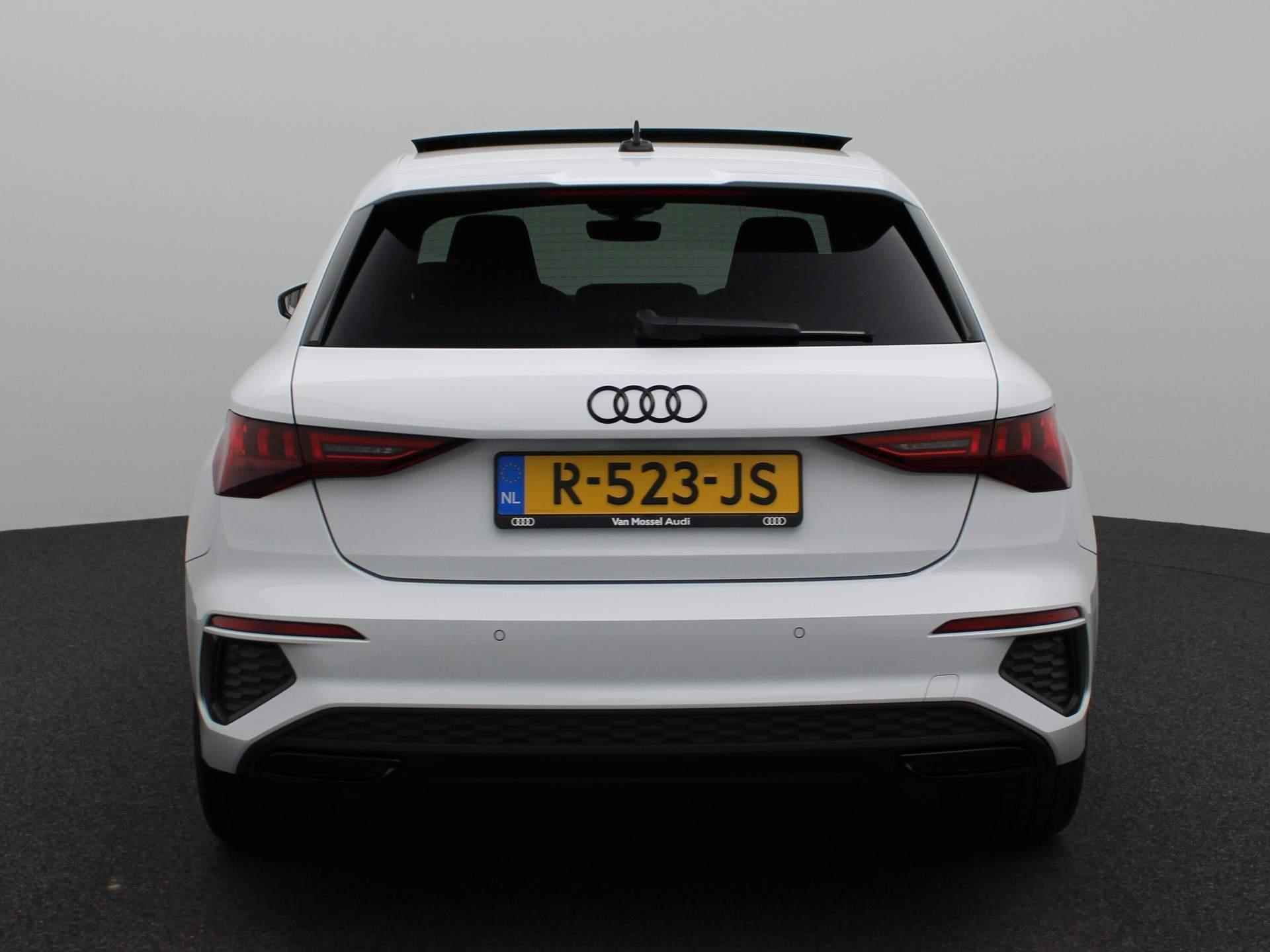 Audi A3 Sportback 45 TFSI e S edition Competition | S-Line | Navigatie | Panoramadak | 19 inch | Trekhaak | Stoelverwarming | LED | - 6/43