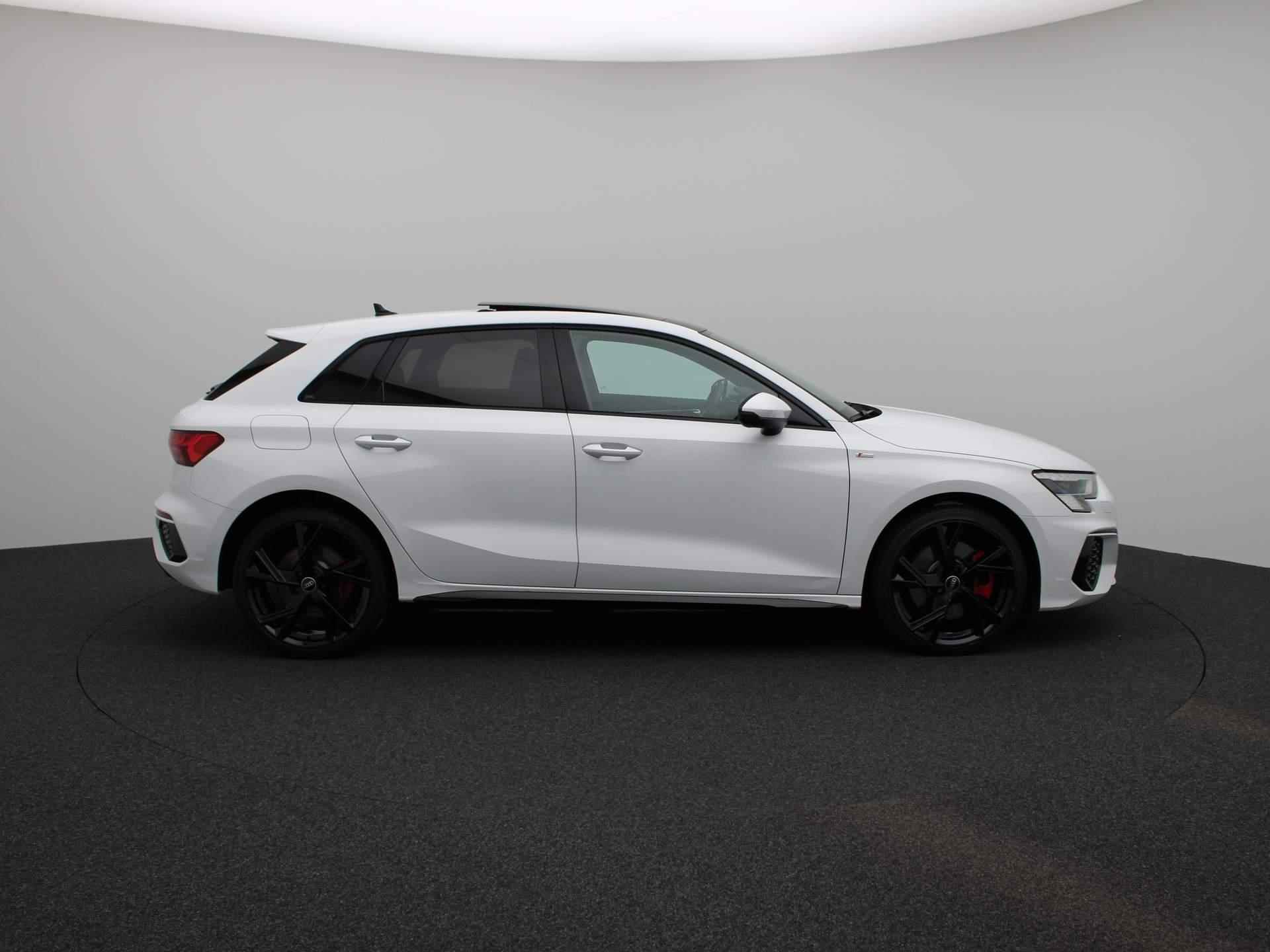 Audi A3 Sportback 45 TFSI e S edition Competition | S-Line | Navigatie | Panoramadak | 19 inch | Trekhaak | Stoelverwarming | LED | - 7/43