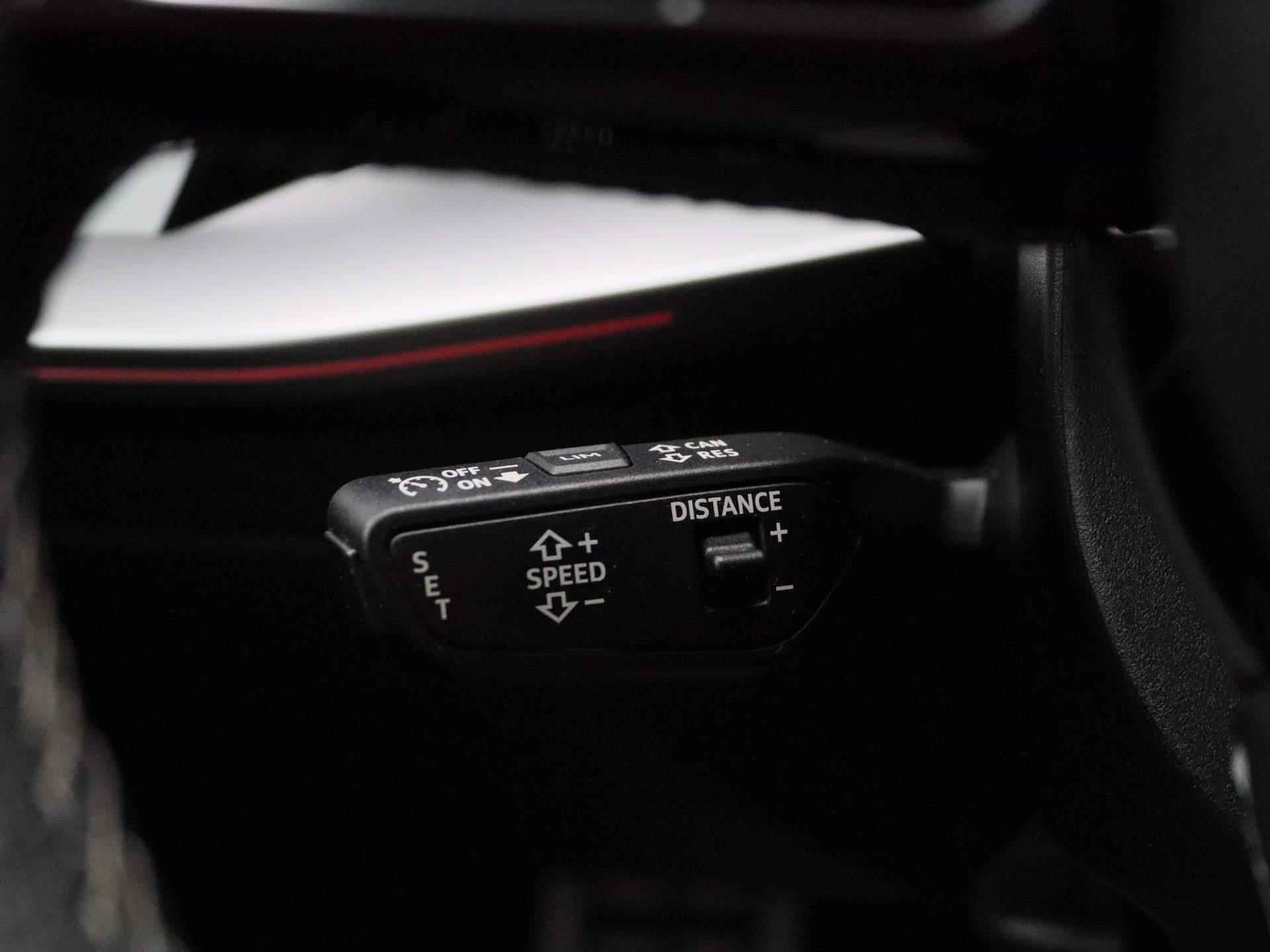 Audi A3 Sportback 45 TFSI e S edition Competition | S-Line | Navigatie | Panoramadak | 19 inch | Trekhaak | Stoelverwarming | LED | - 23/43