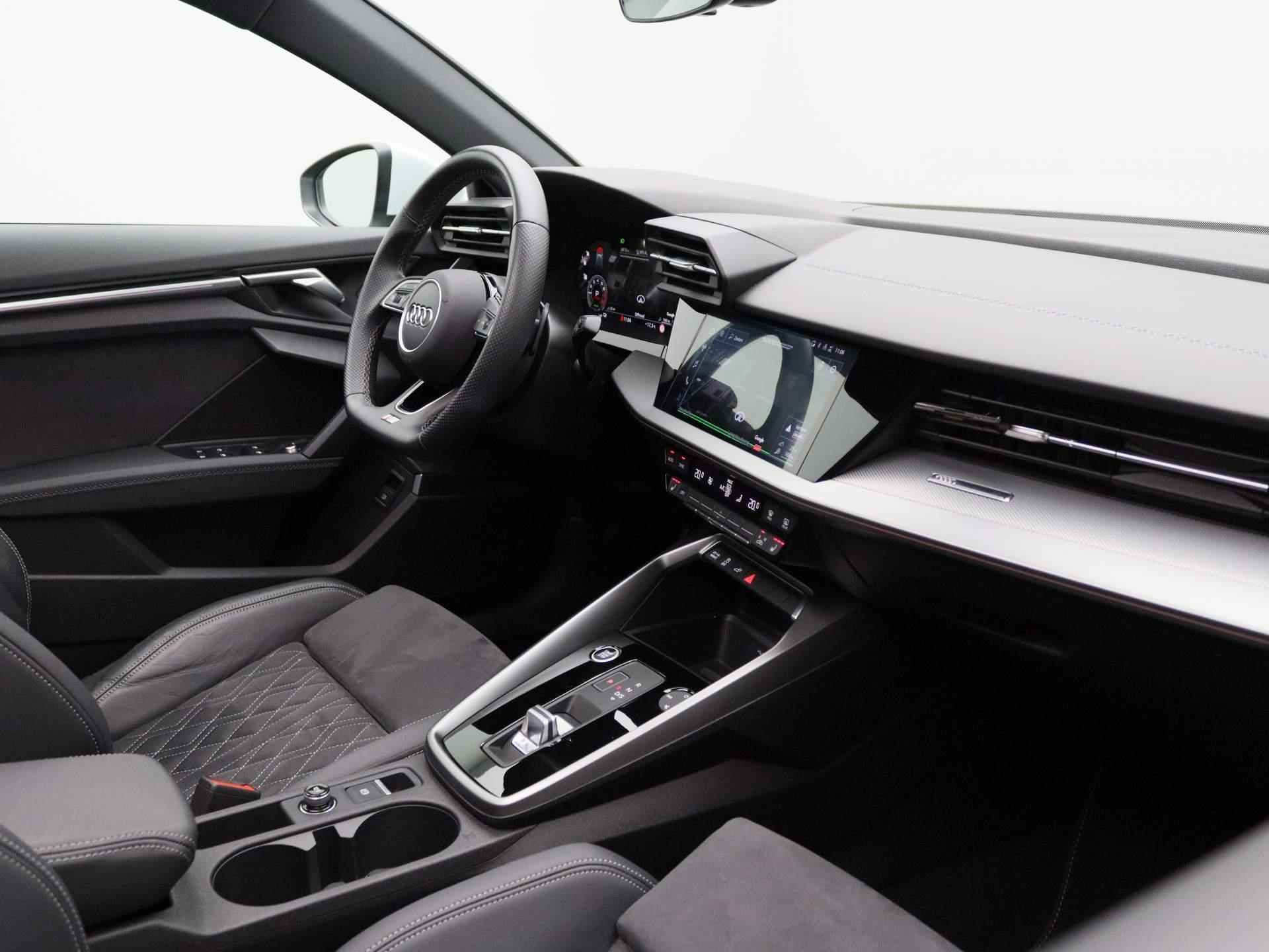 Audi A3 Sportback 45 TFSI e S edition Competition | S-Line | Navigatie | Panoramadak | 19 inch | Trekhaak | Stoelverwarming | LED | - 38/43