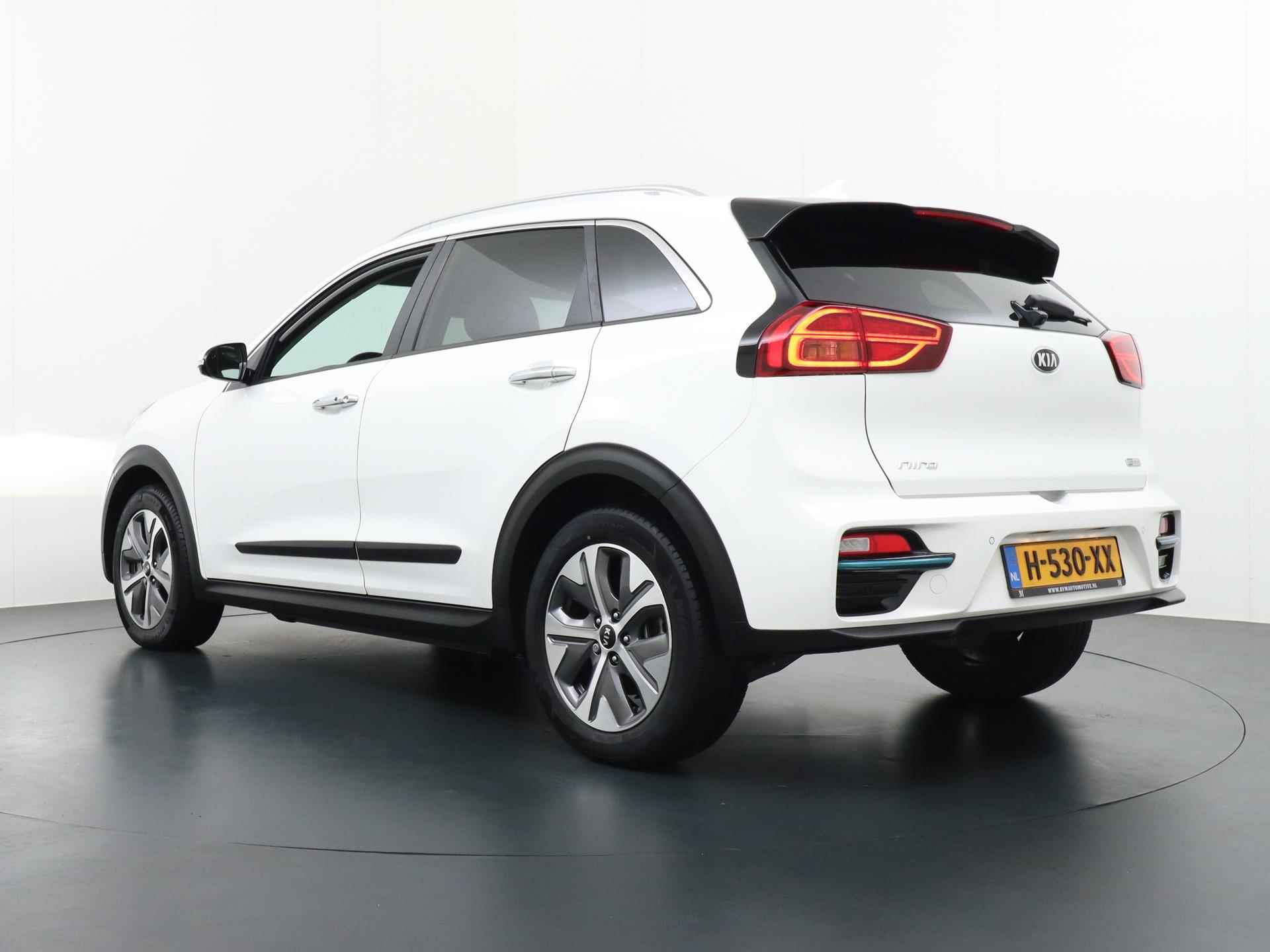 Kia E-Niro Executive Line 64 kWh VAN 25.900 ,- VOOR 23.877,- EINDEJAARSVOORDEEL: 2.570,-|ORIG. NL. NAP KM.|KIA GARANTIE T/M 6-2027 - 6/48