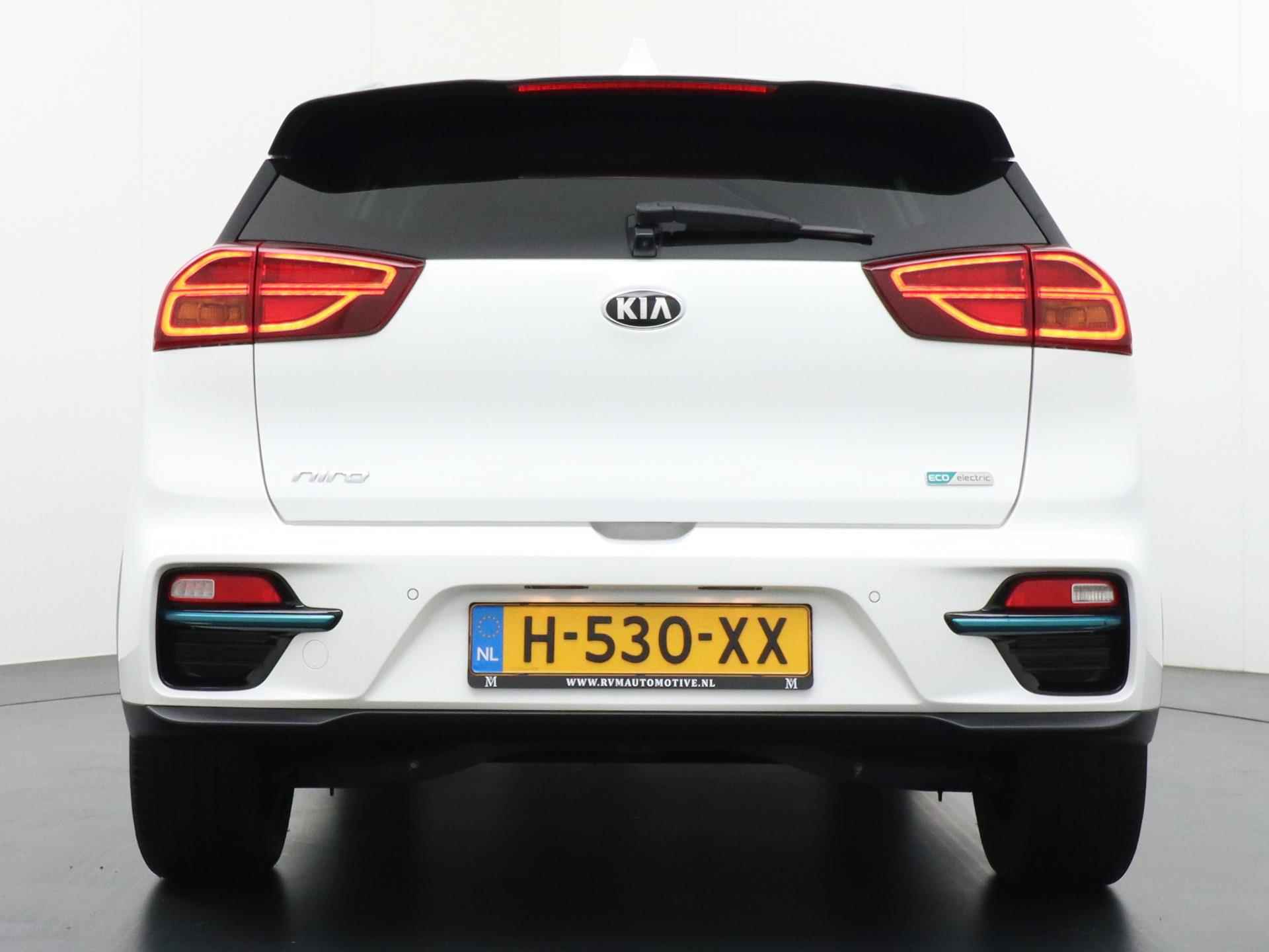 Kia E-Niro Executive Line 64 kWh VAN 25.900 ,- VOOR 23.877,- EINDEJAARSVOORDEEL: 2.570,-|ORIG. NL. NAP KM.|KIA GARANTIE T/M 6-2027 - 7/48