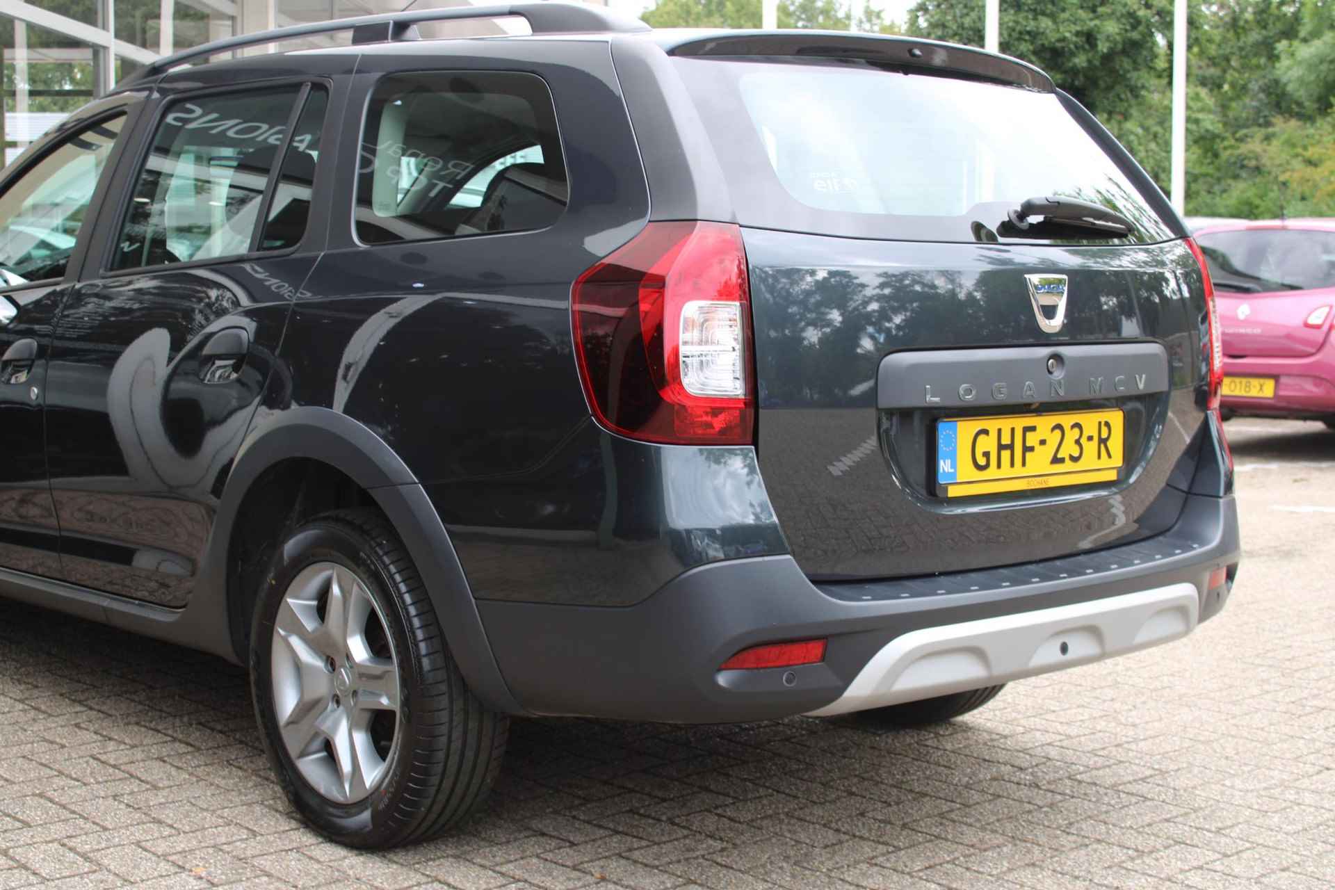 Dacia Logan MCV 0.9 TCe 90 Stepway | Navigatie | Achteruitrijcamera | Cruise control | - 31/33